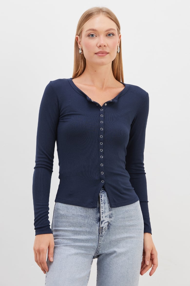 Önü Çıtçıtlı Ribanalı Slim Fit Bluz