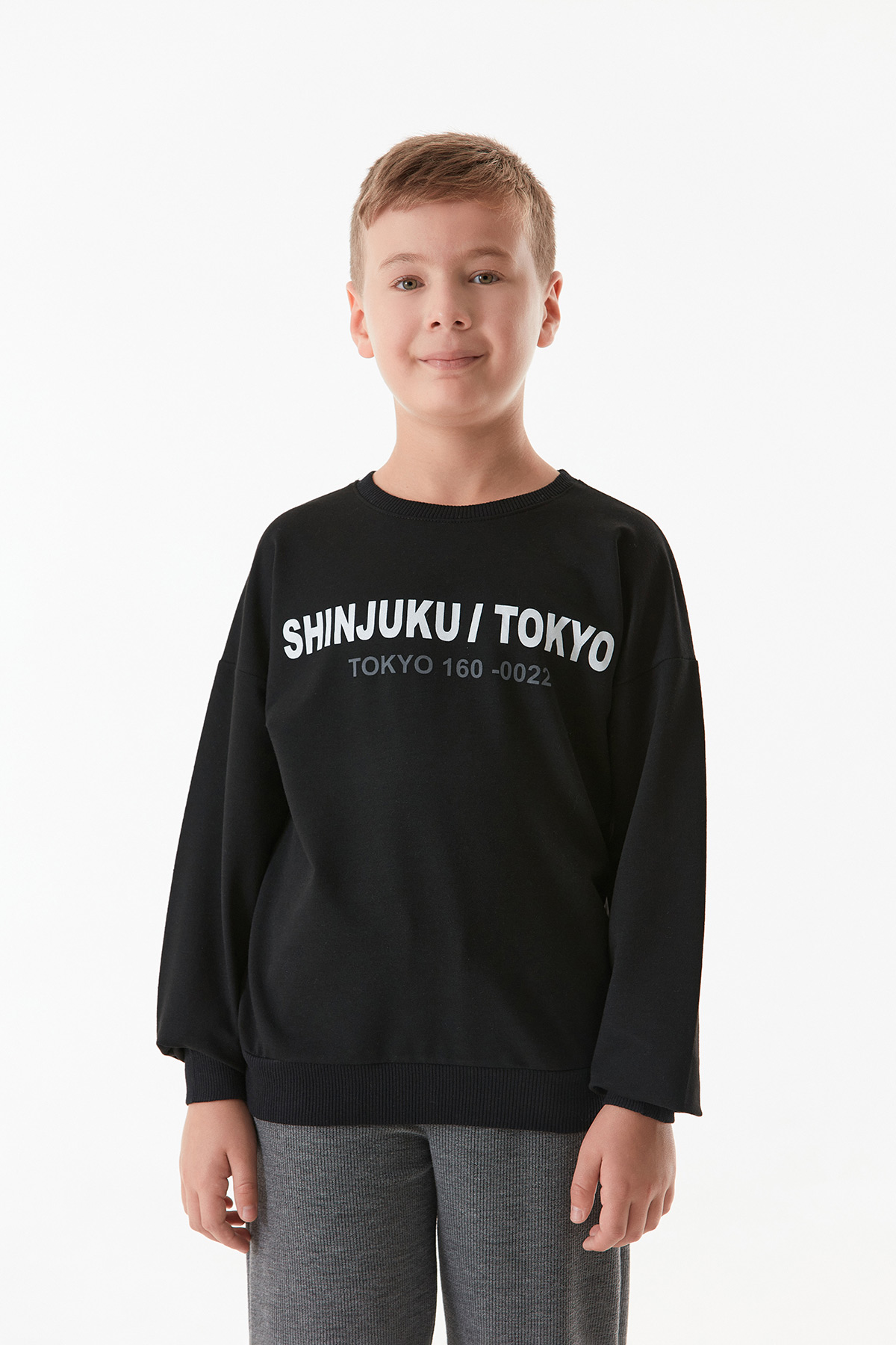 Tokyo Yazı Baskılı Bisiklet Yaka Erkek Çocuk Sweatshirt-Siyah