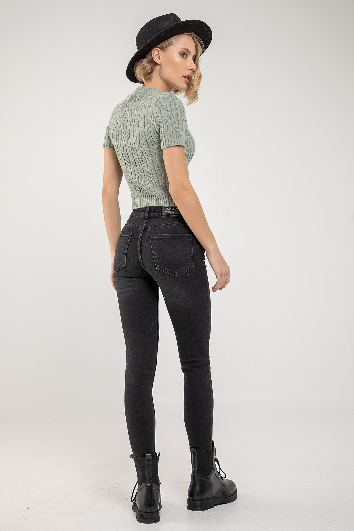 Skinny Likralı Vintage Jean | Açelya Okçu 