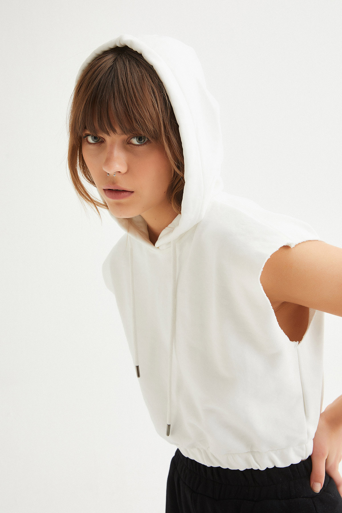 Oversize Kapüşonlu Crop Sweat | Açelya Okçu 