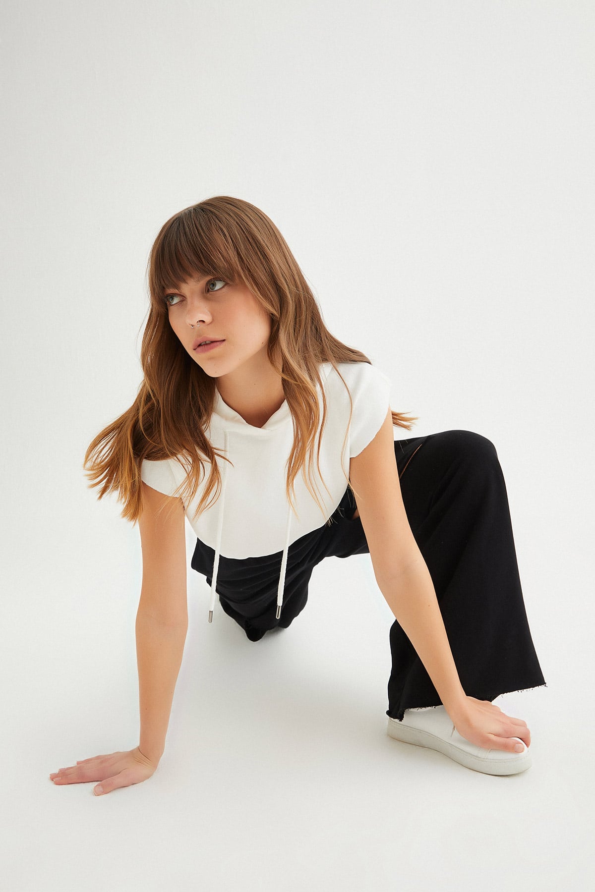 Oversize Kapüşonlu Crop Sweat | Açelya Okçu 