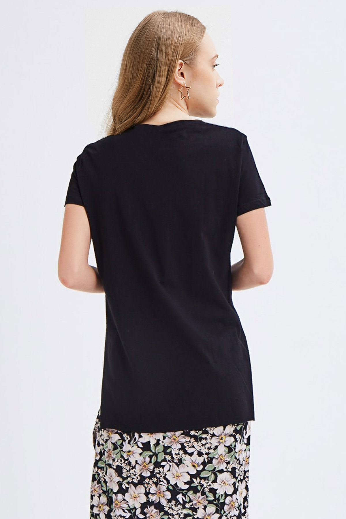 Yanları Yırtmaçlı V yaka Basic Tshirt | Açelya Okçu 
