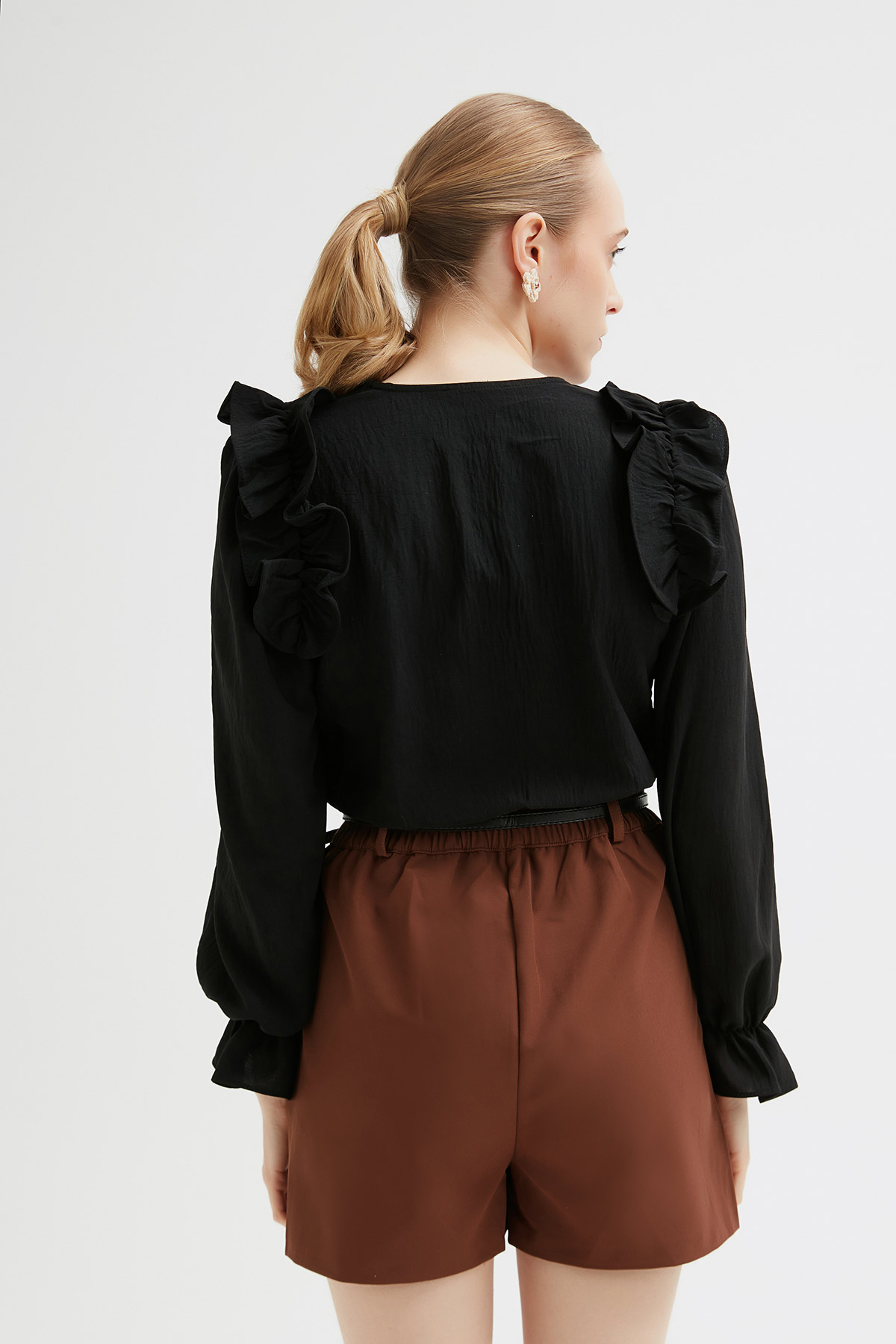 Omuzları Fırfır Detaylı Kruvaze Crop bluz | Açelya Okçu 