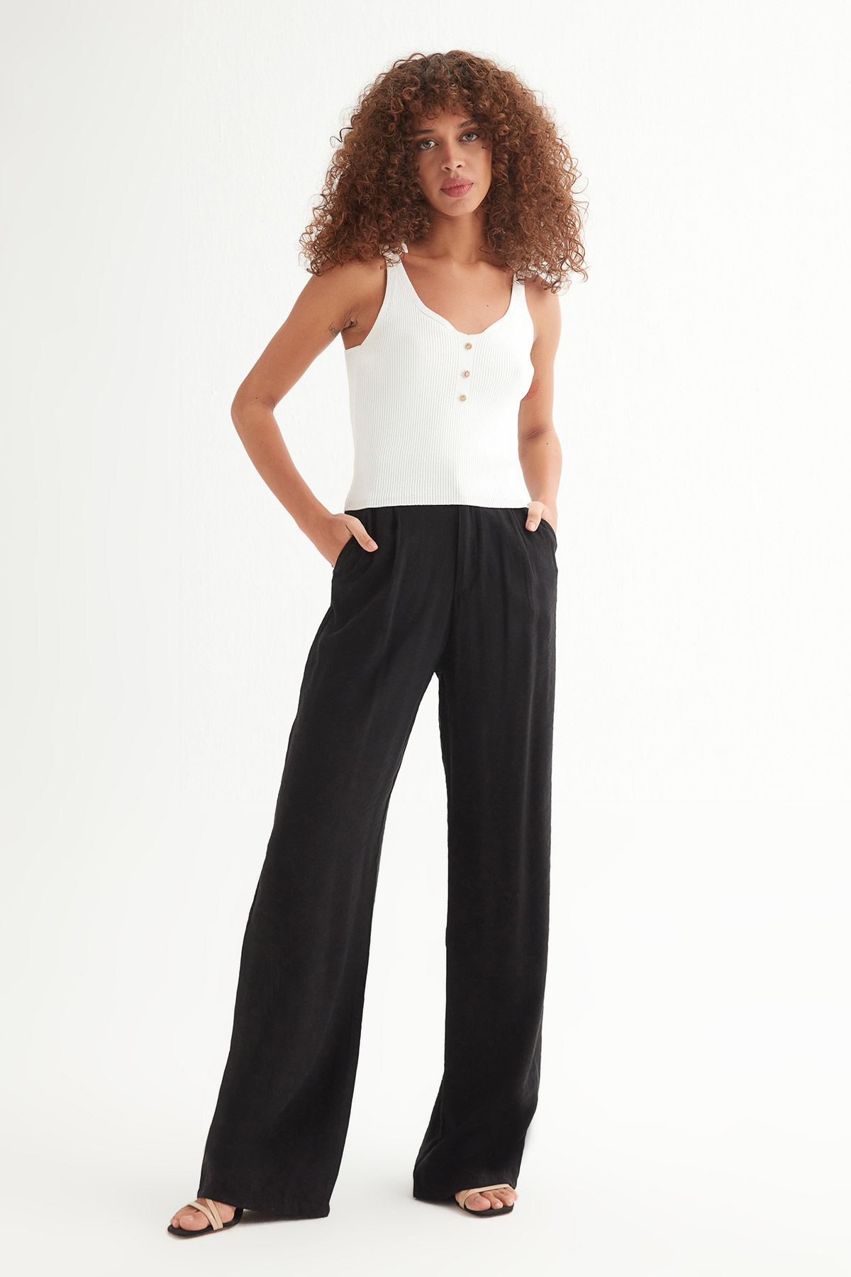 Düğme Detaylı Crop Atlet Triko Bluz | Açelya Okçu 