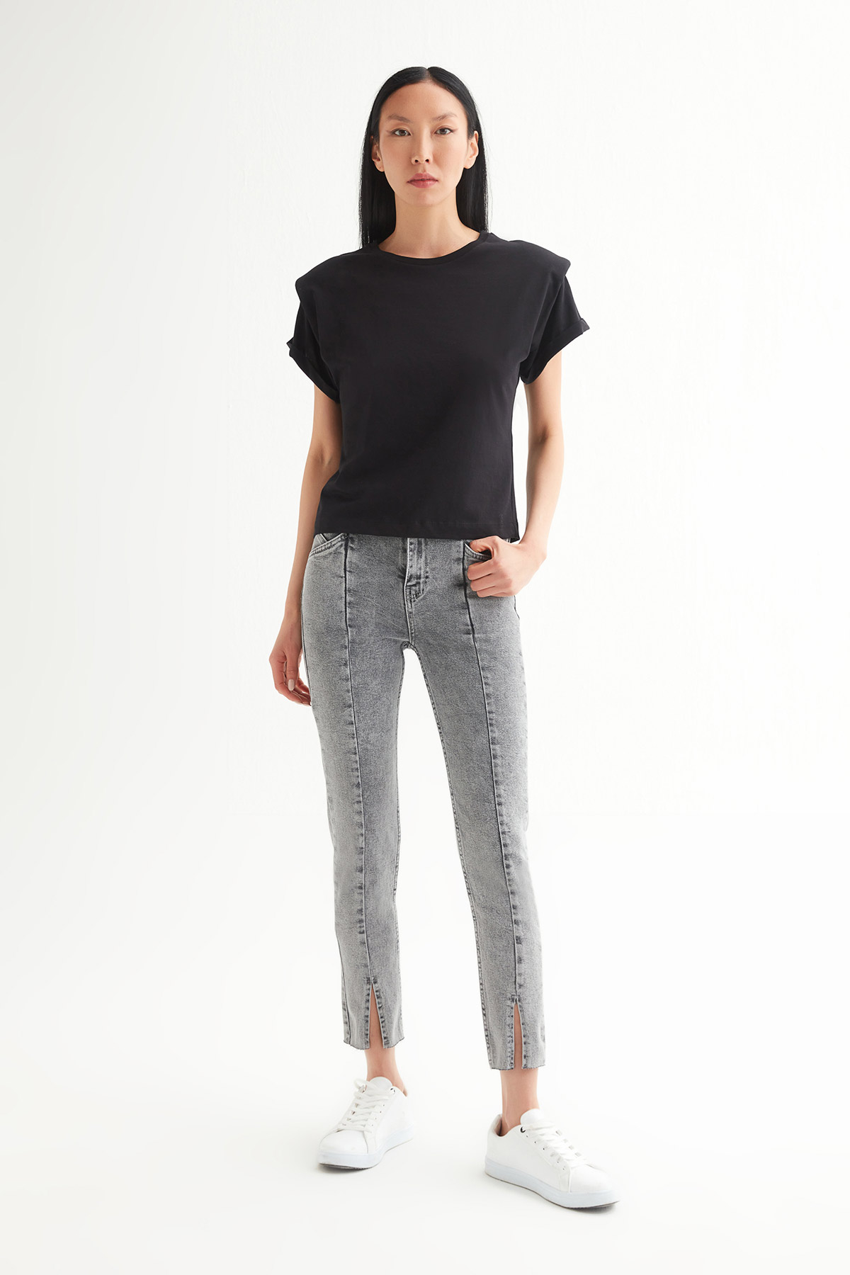 Omuzu Vatkalı Basic Tshirt | Açelya Okçu 