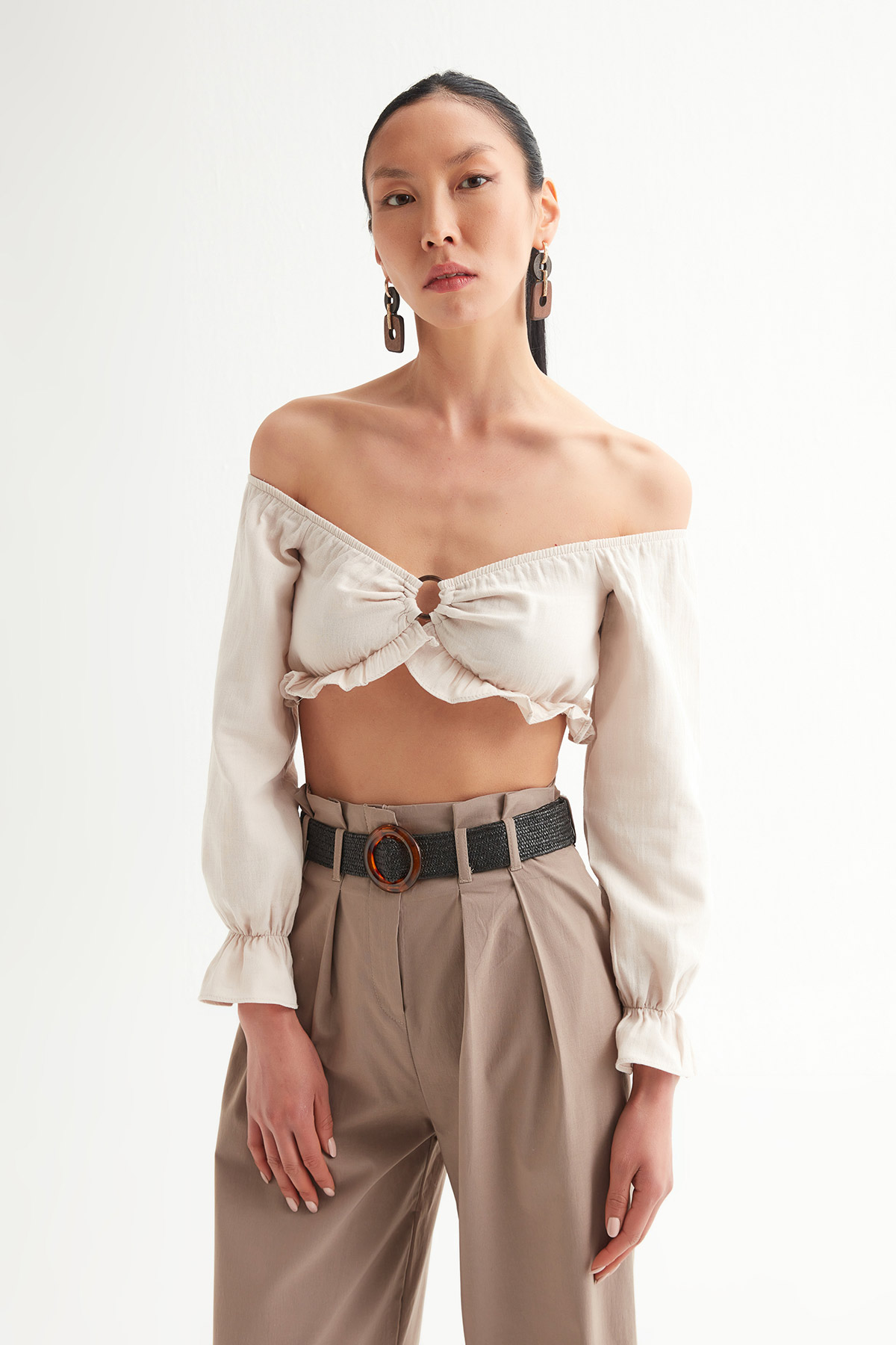 Halka Detaylı Keten Crop Bluz | Açelya Okçu 