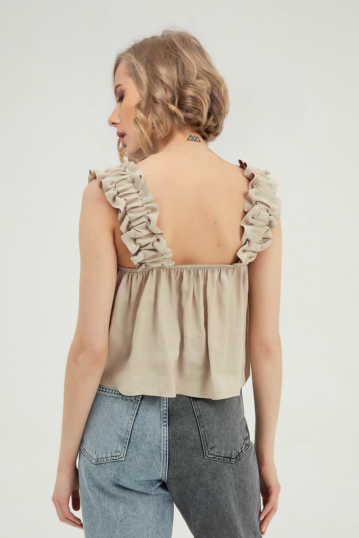 Kumlu Keten Askılı Crop Bluz | Açelya Okçu 