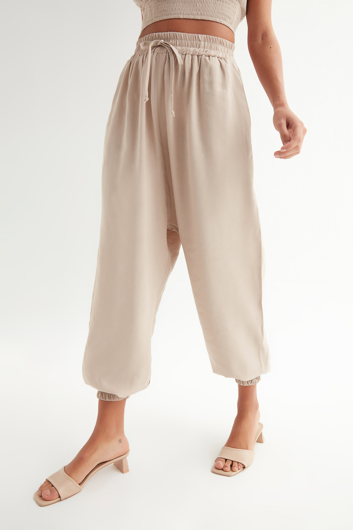 Kumlu Keten Jogger Pantolon | Açelya Okçu 