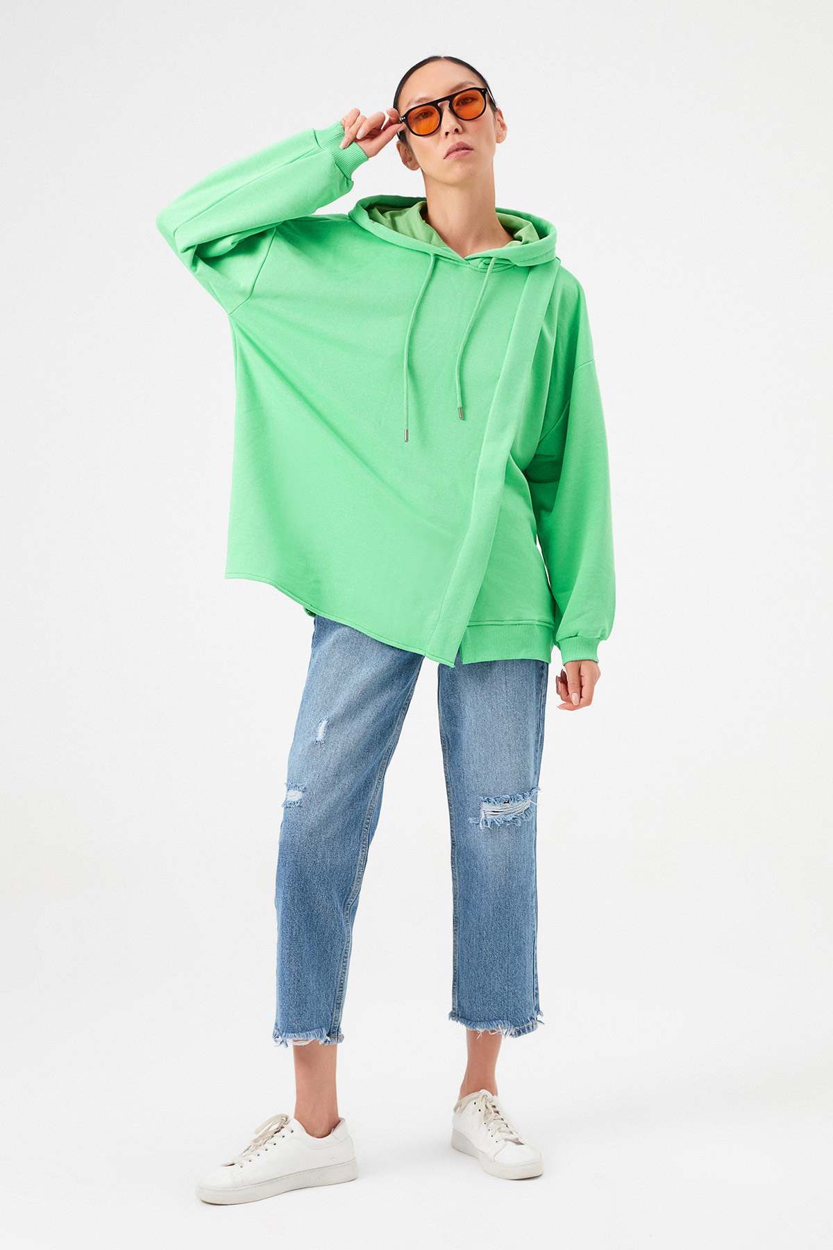Oversize Asimetrik Kapüşonlu Sweat | Açelya Okçu 