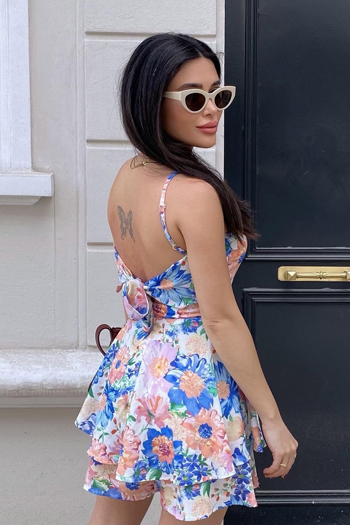 Çiçekli Cut Out Detaylı Şortlu Elbise |  
