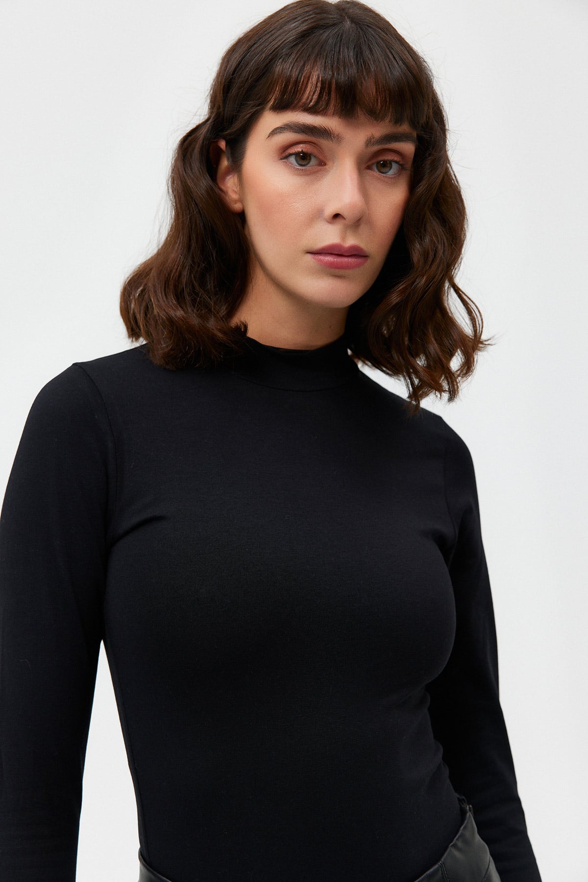  Yarım Balıkçı Dik Yaka Altı Çıt Çıtlı Bodysuit Bluz |  