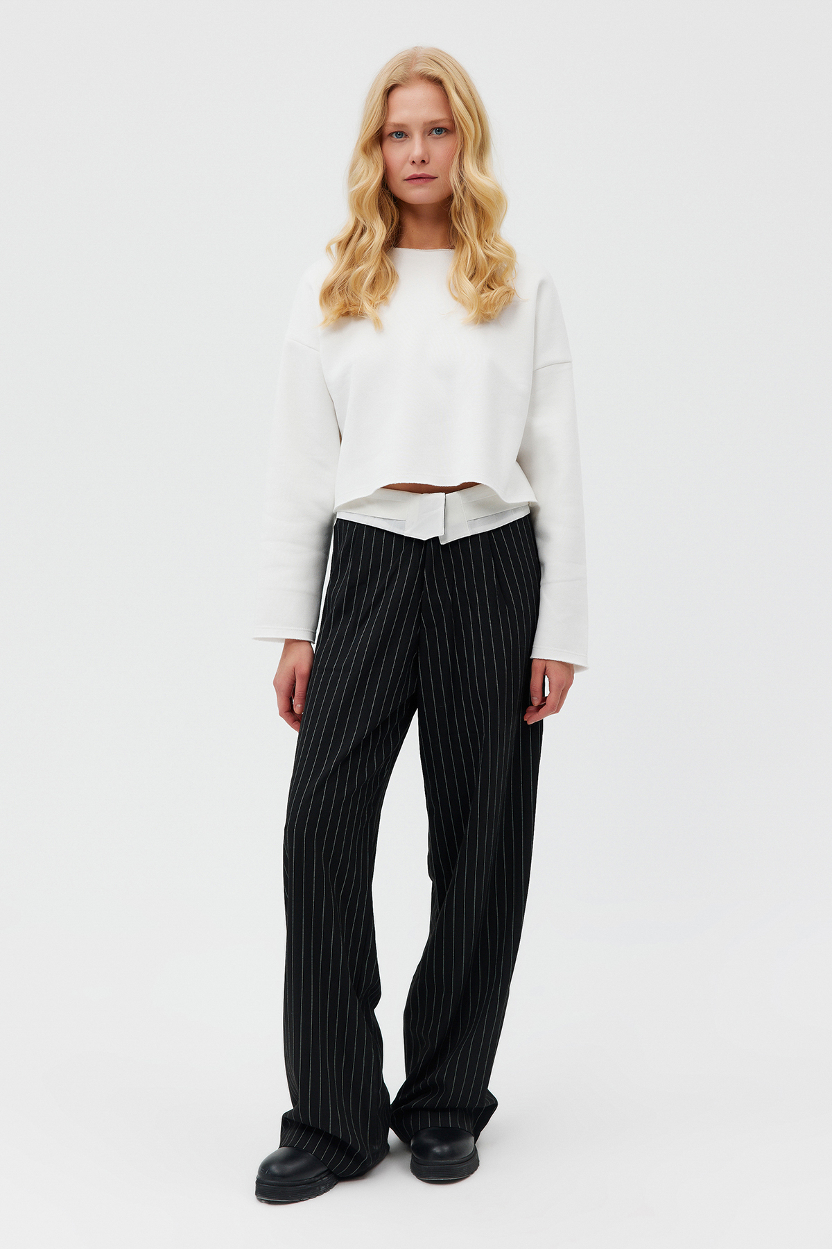 Pis Dikiş Crop Sweatshirt | Açelya Okçu 