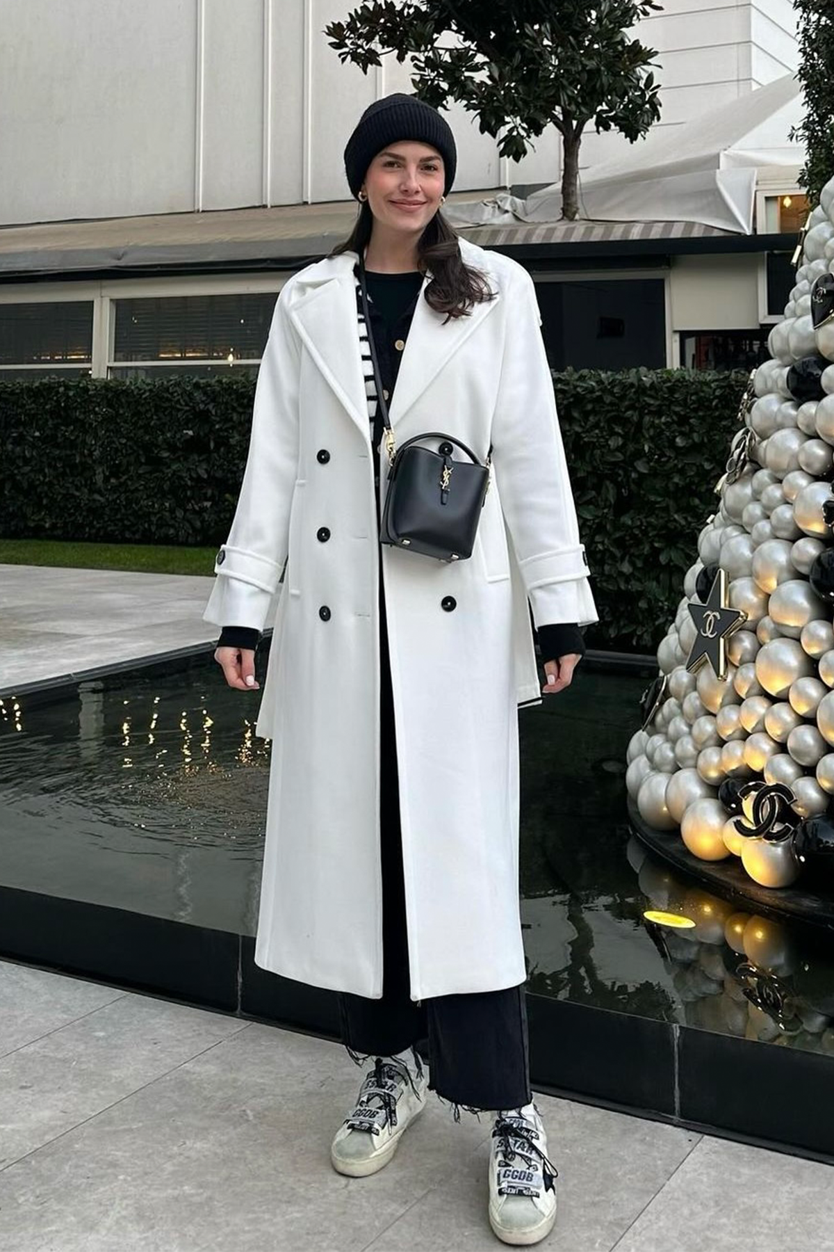 Klapalı Premium Apolet Detaylı Kruvaze Slim Fit Kadın Yün Kaban | Açelya Okçu 