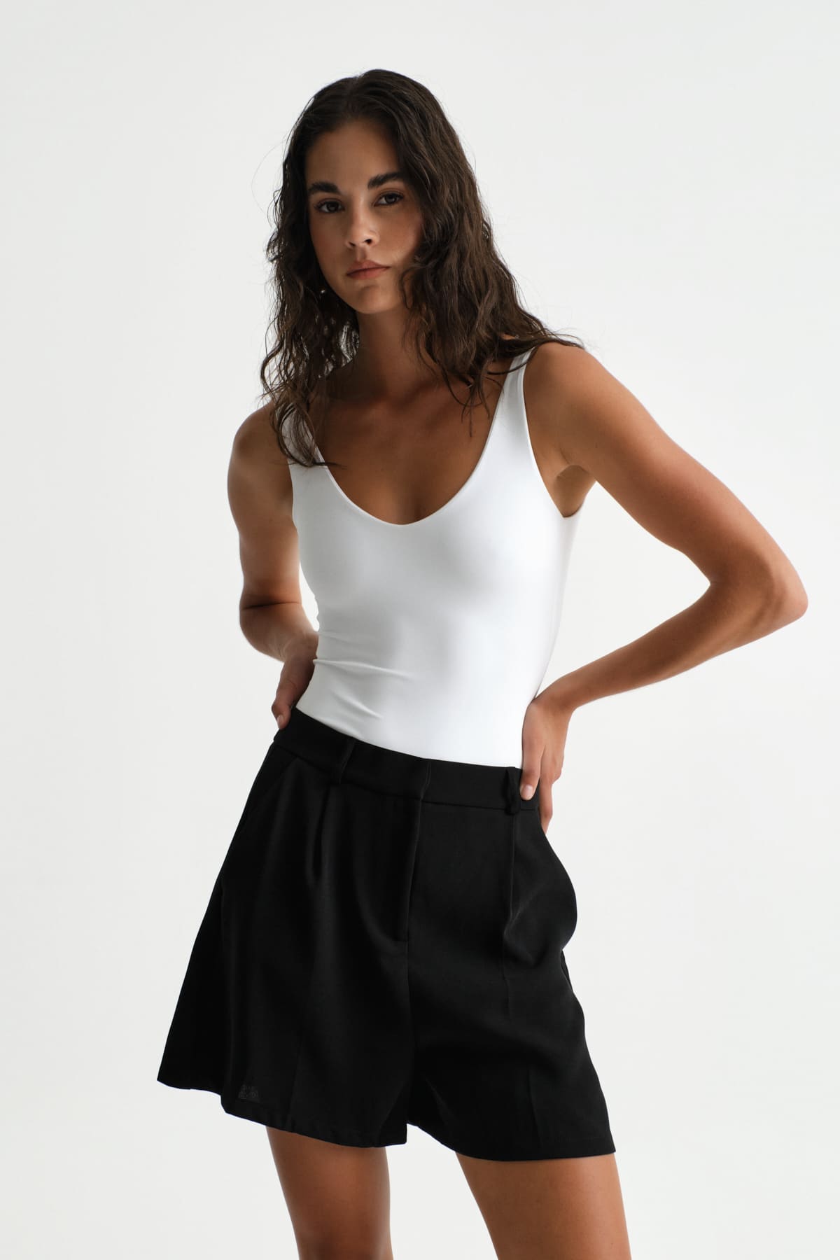 Premium Darcy V Yaka Bodysuit | Açelya Okçu 