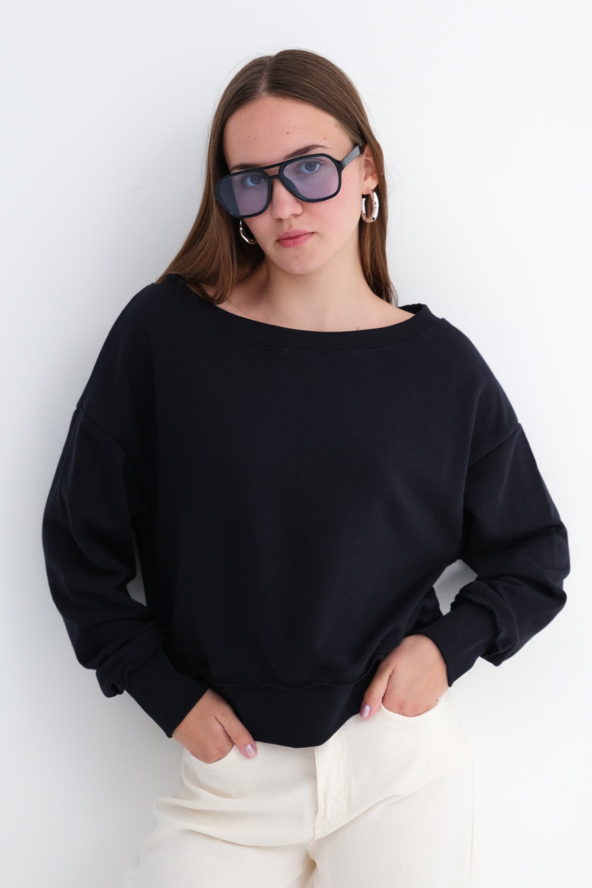 Kayık Yaka Sweatshirt