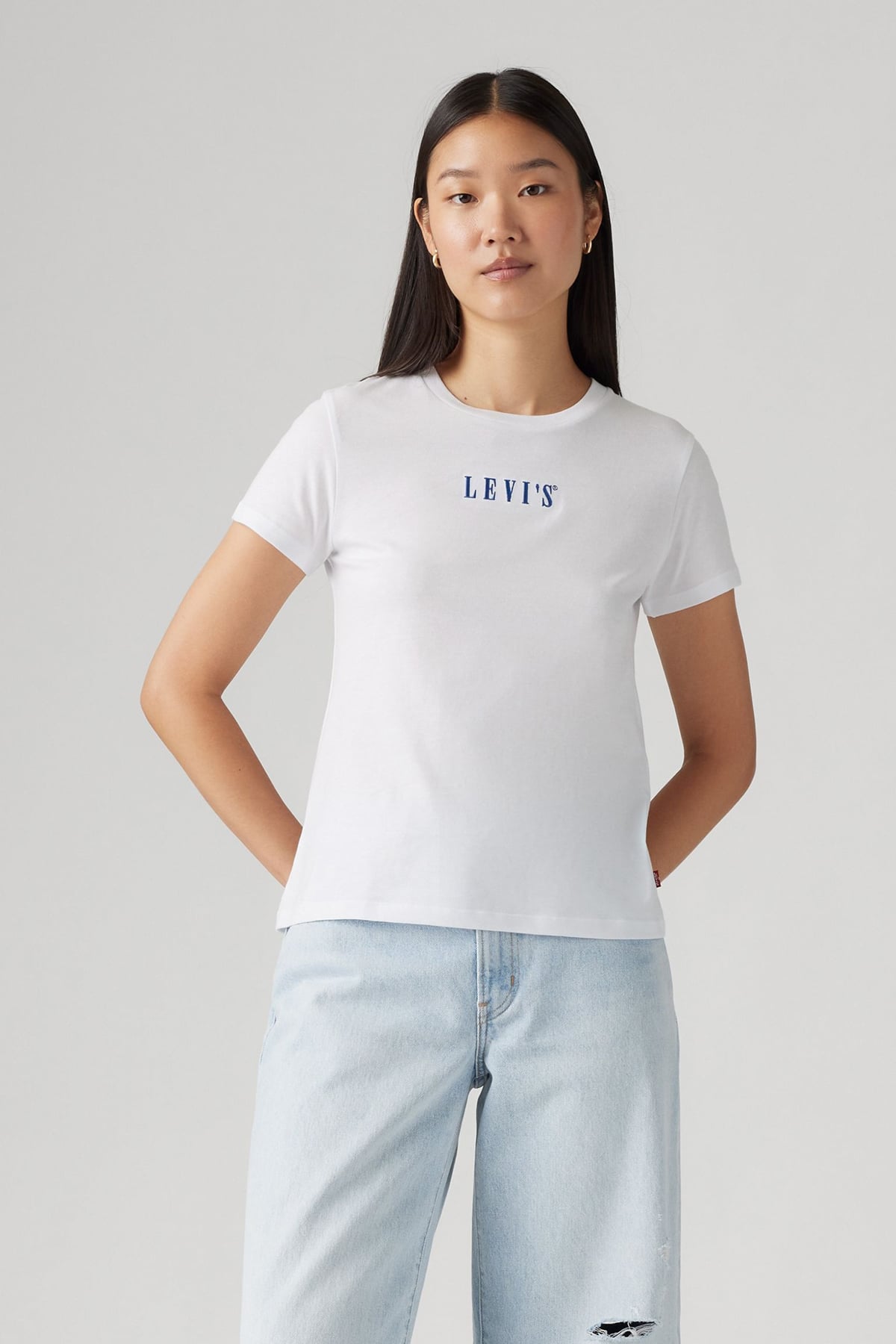 LSE THE PERFECT TEE SERIF EMB BRIGHT WH