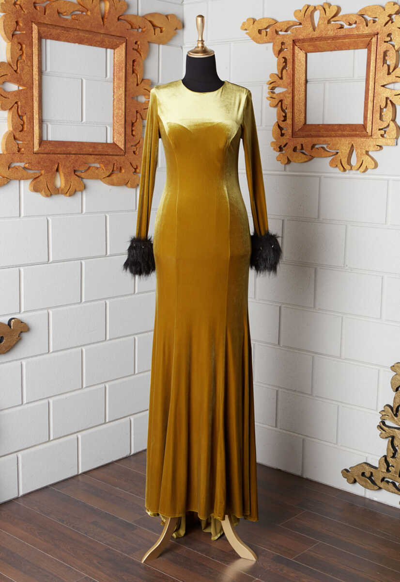 16k101009 Kolları Tül Detaylı Kadife Abiye