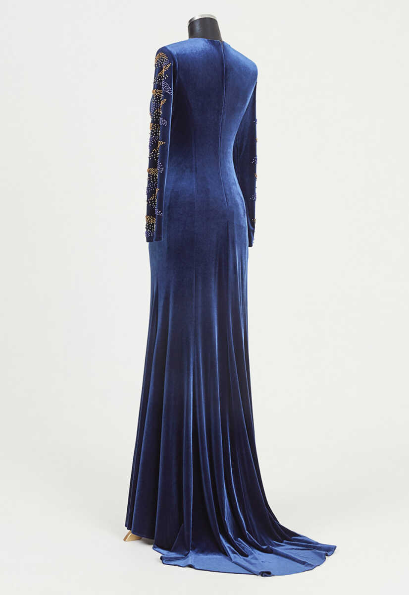 16K1015 BONCUK İŞLEMELİ KADİFE ABİYE