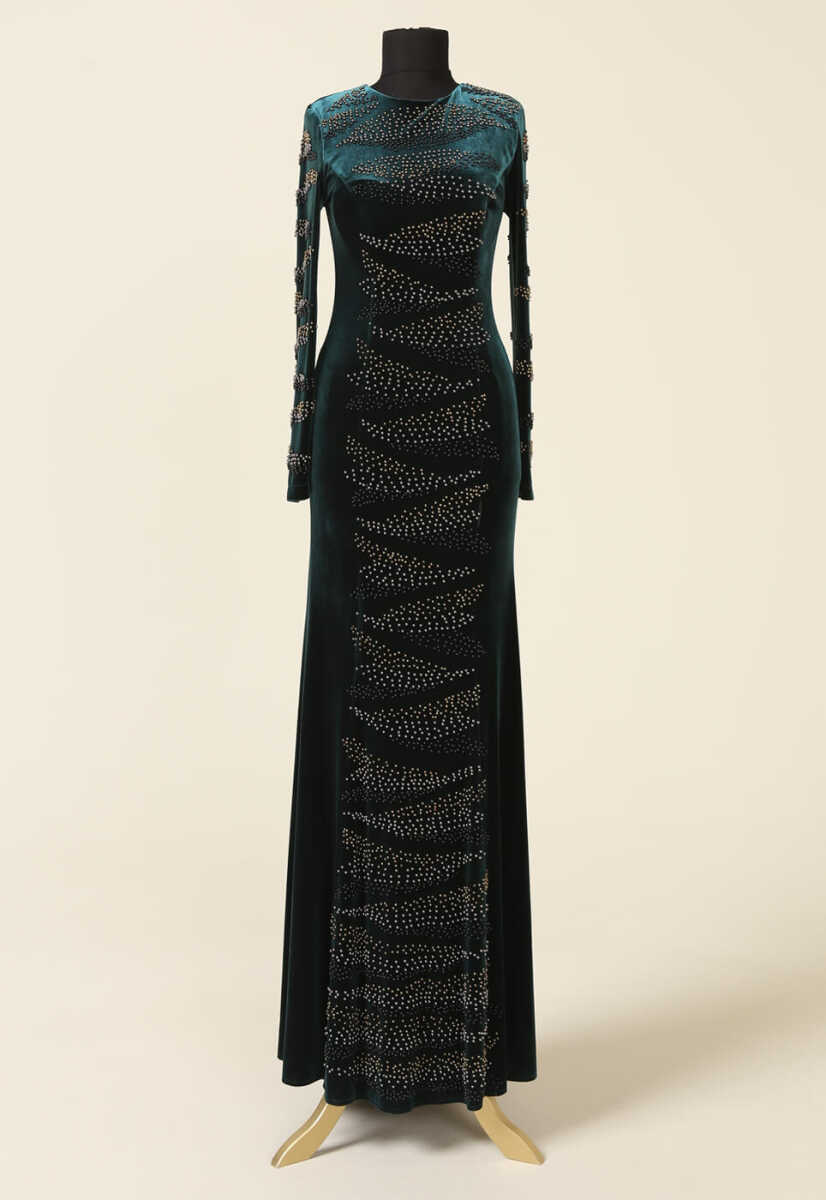 16K1015 BONCUK İŞLEMELİ KADİFE ABİYE