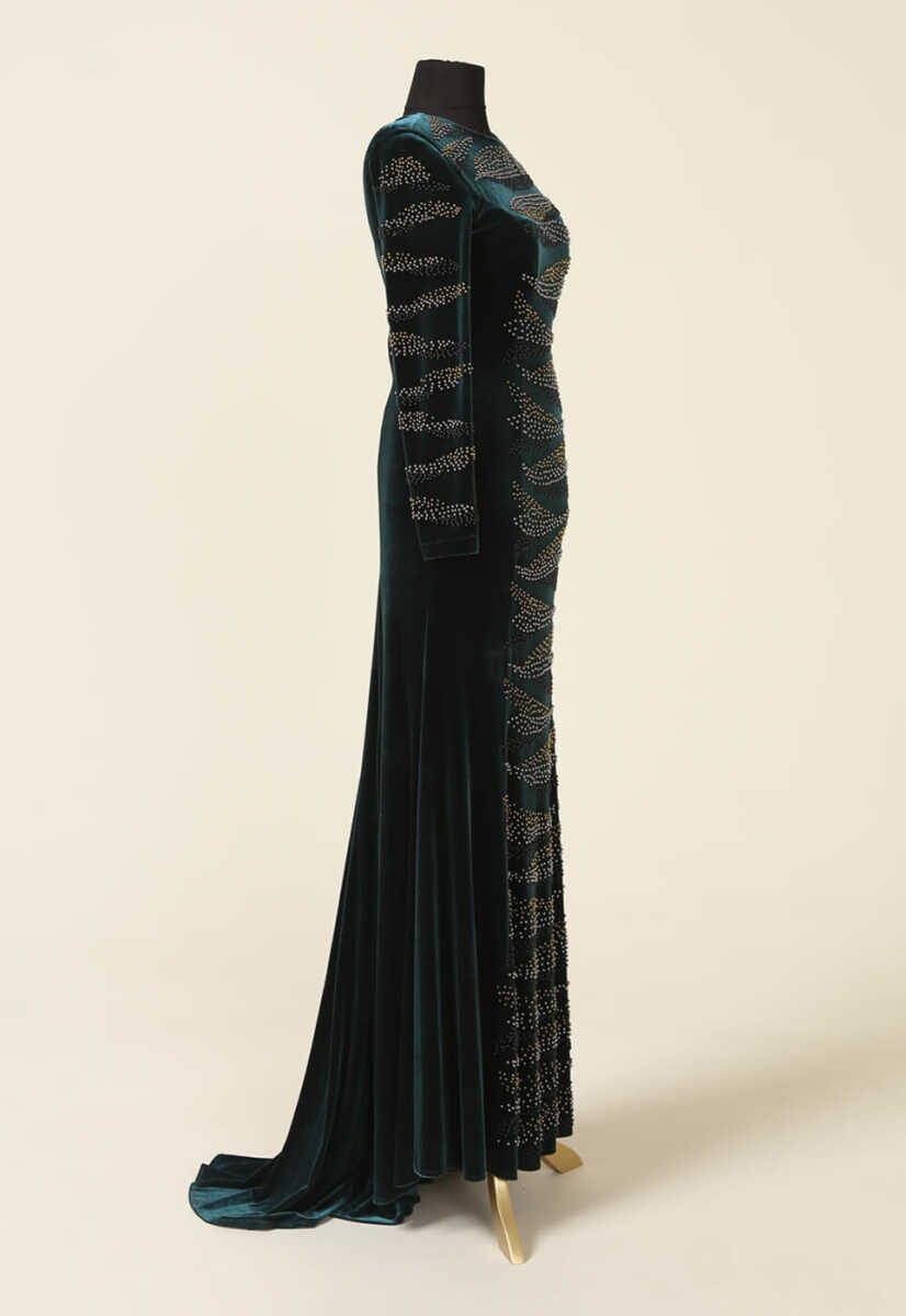 16K1015 BONCUK İŞLEMELİ KADİFE ABİYE