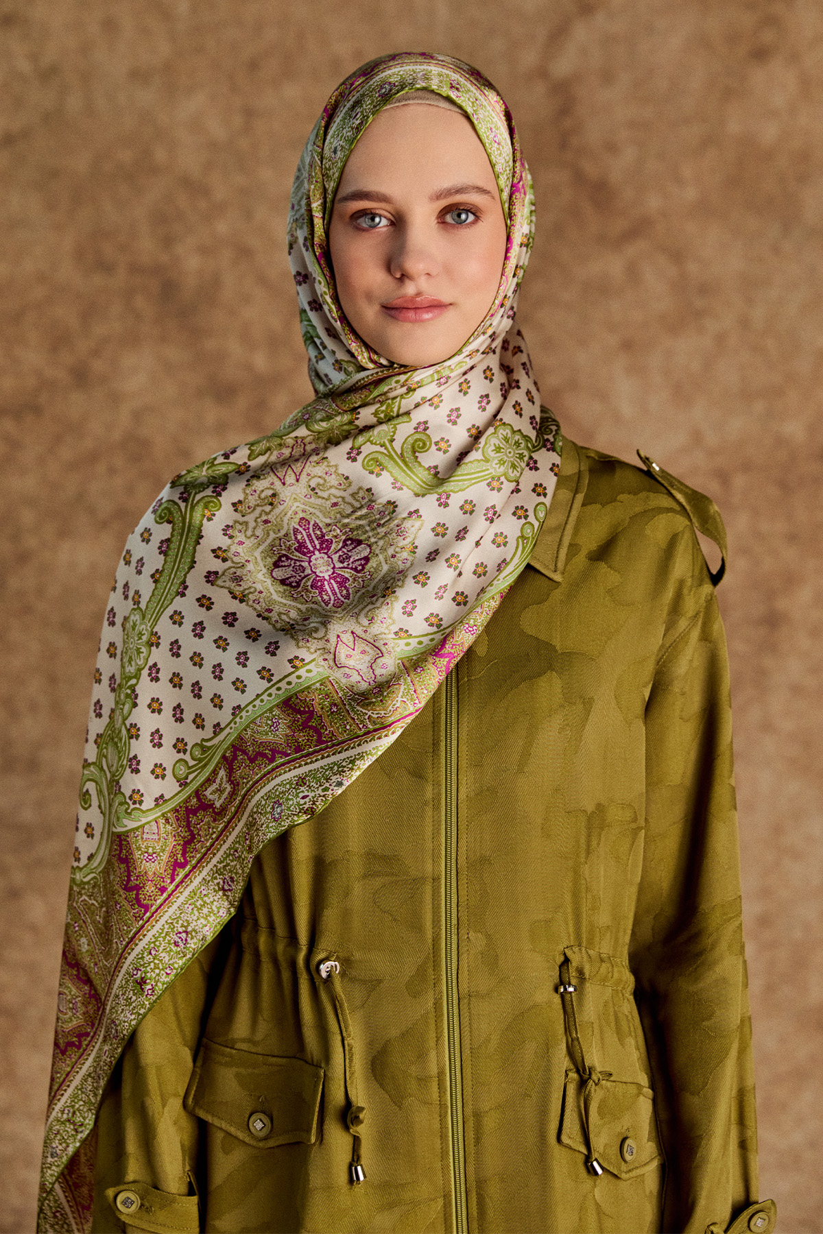 Etnik Desenli İpek Şal