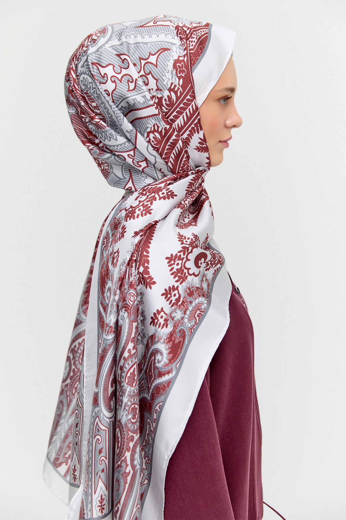 Motif Desenli İpek Şal