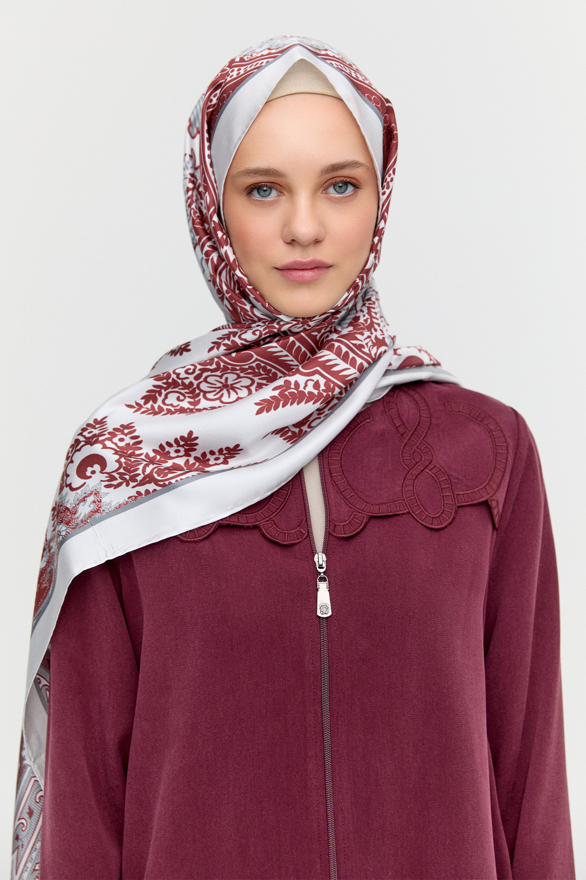 Motif Desenli İpek Şal