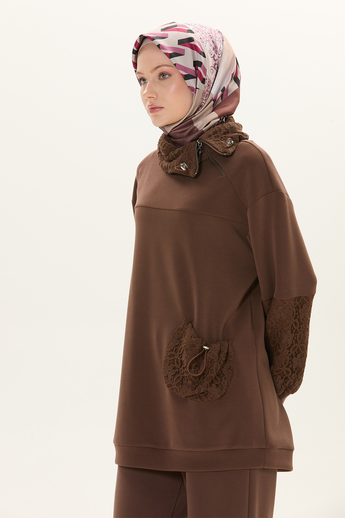 Dantel Kombinli Mendil Yaka Tunik & Yüksel Bel Lastikli Pantolon Takım