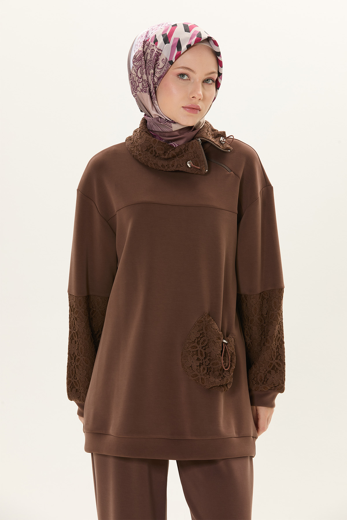 Dantel Kombinli Mendil Yaka Tunik & Yüksel Bel Lastikli Pantolon Takım