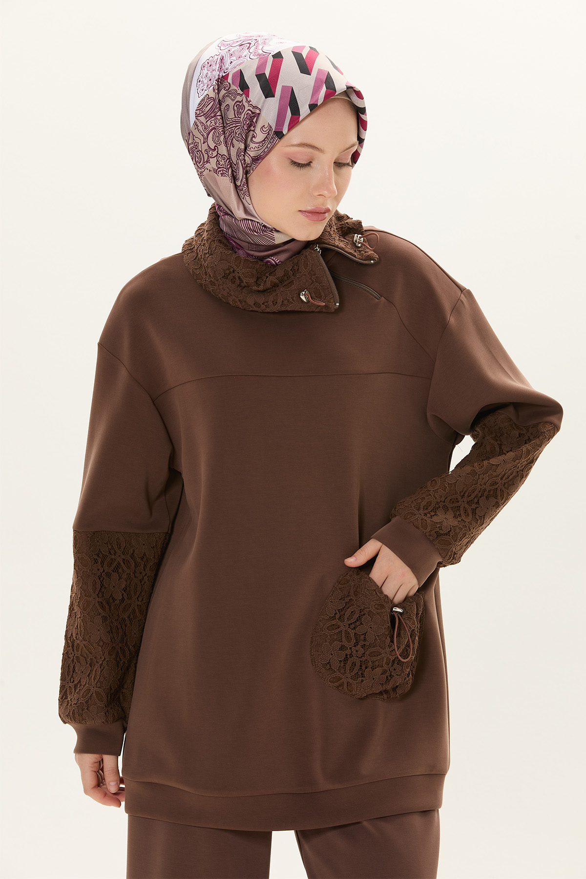 Dantel Kombinli Mendil Yaka Tunik & Yüksel Bel Lastikli Pantolon Takım