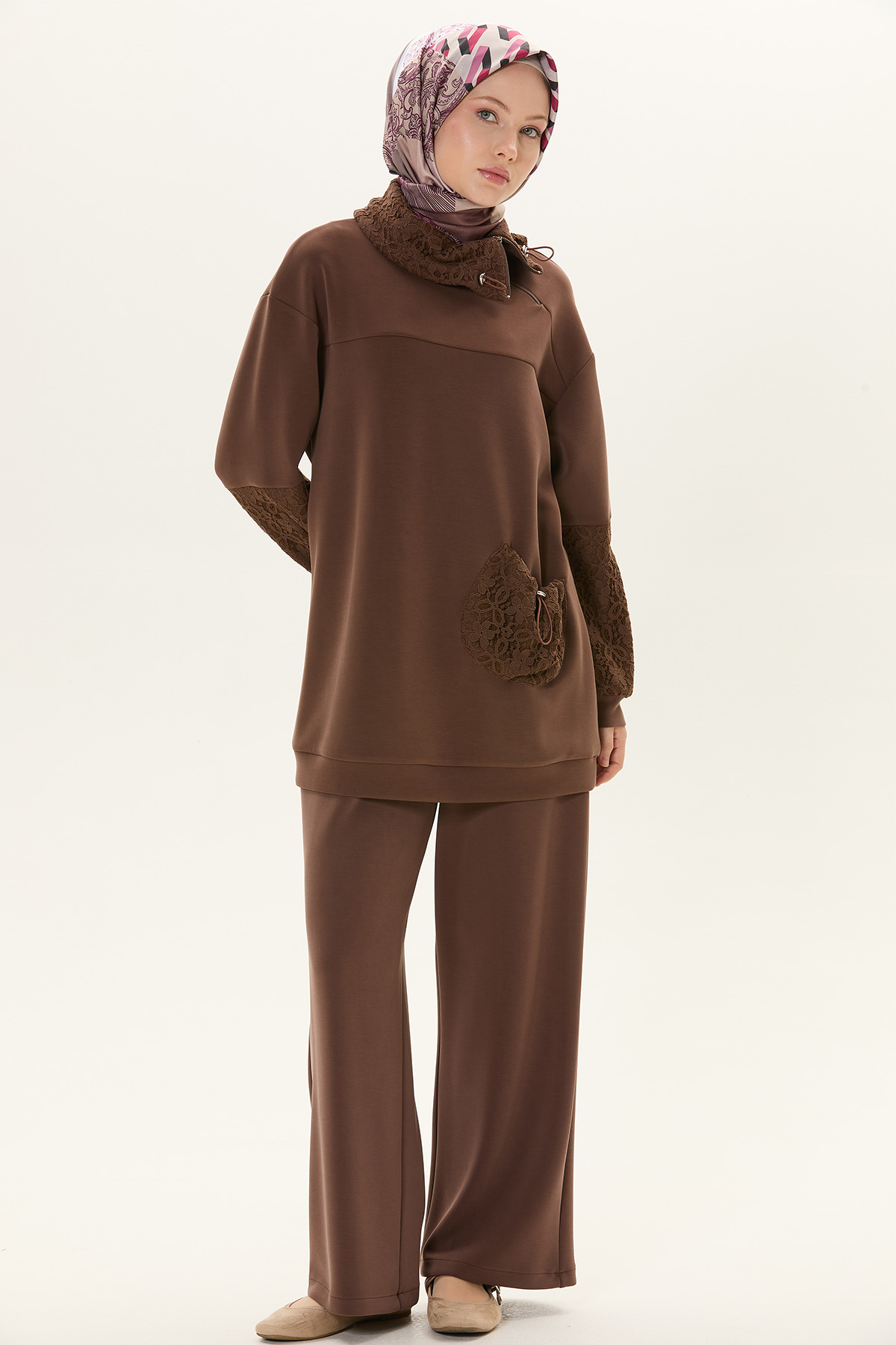 Dantel Kombinli Mendil Yaka Tunik & Yüksel Bel Lastikli Pantolon Takım