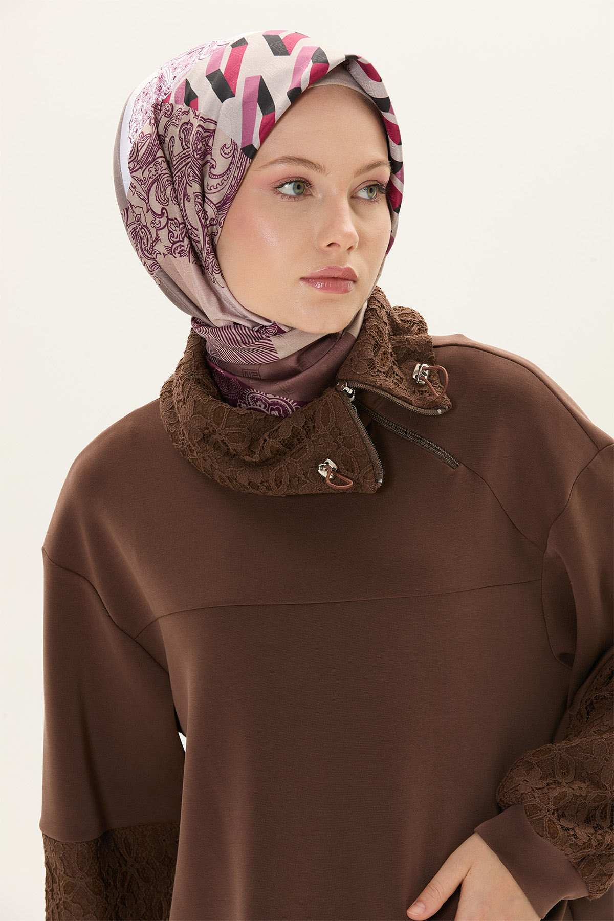 Dantel Kombinli Mendil Yaka Tunik & Yüksel Bel Lastikli Pantolon Takım