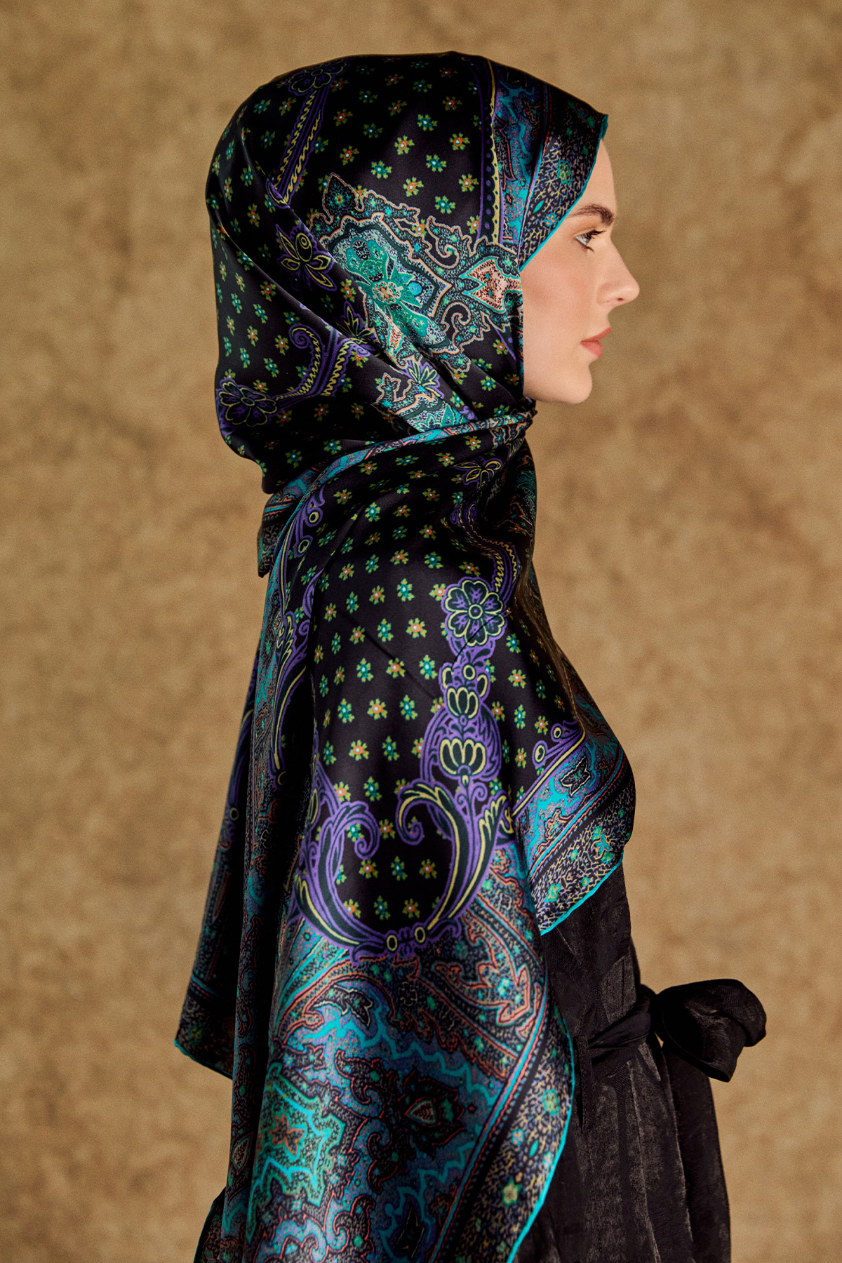 Etnik Desenli İpek Şal