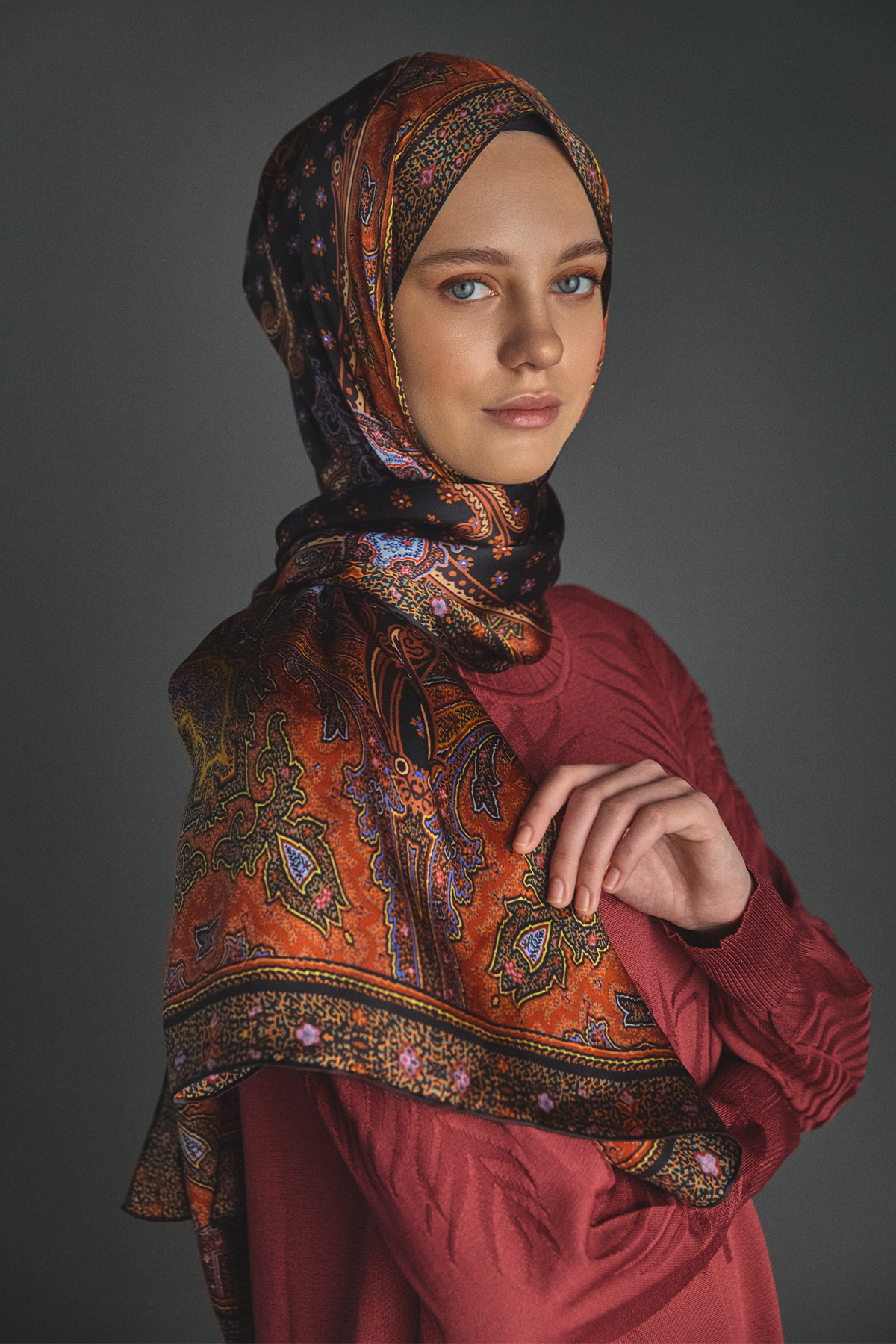 Etnik Desenli İpek Şal