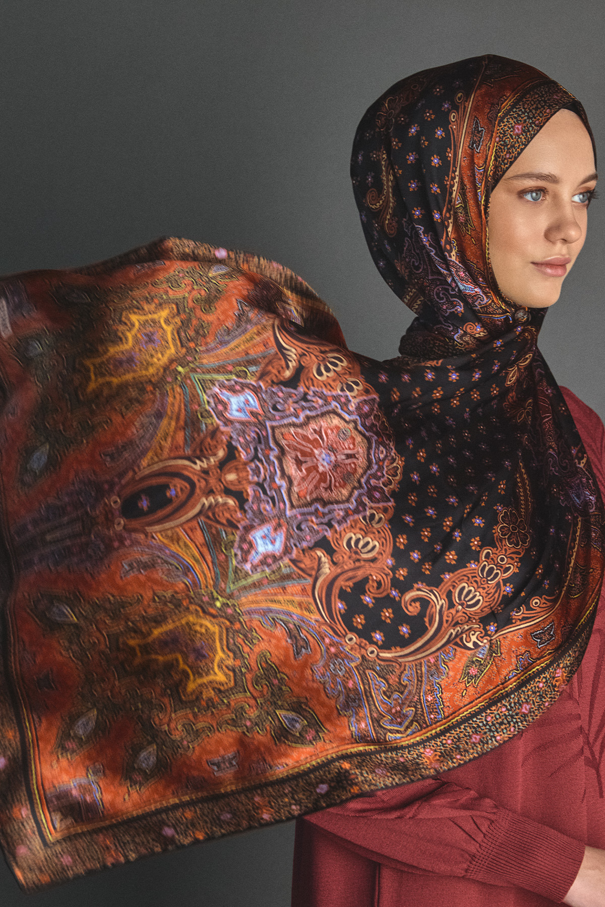 Etnik Desenli İpek Şal