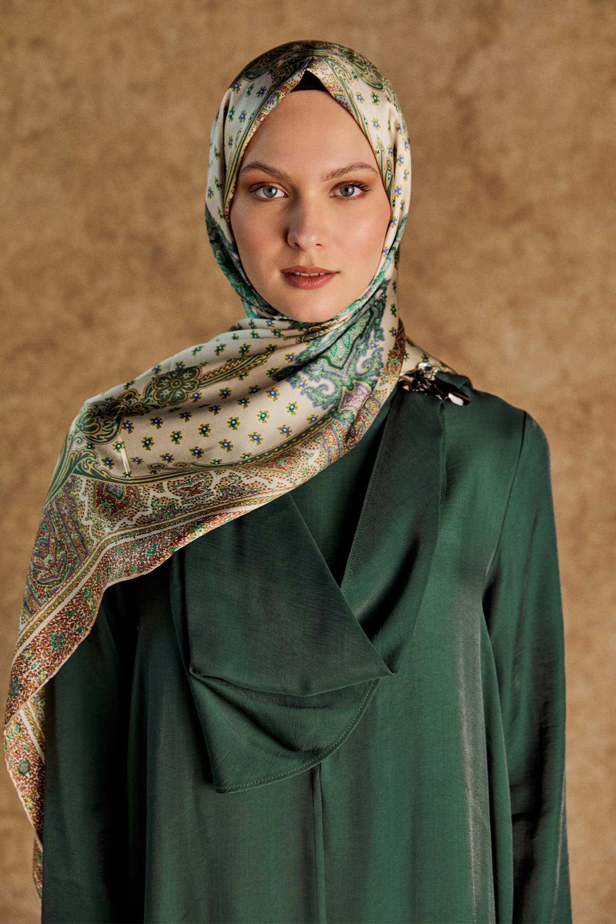 Etnik Desenli İpek Şal