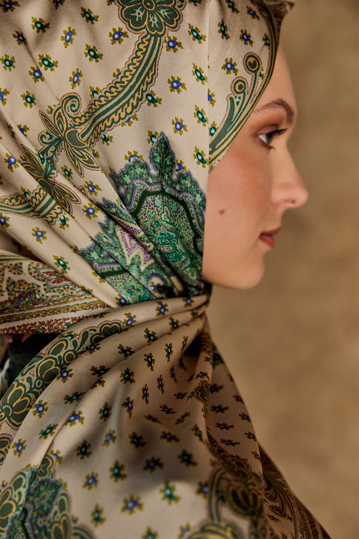 Etnik Desenli İpek Şal