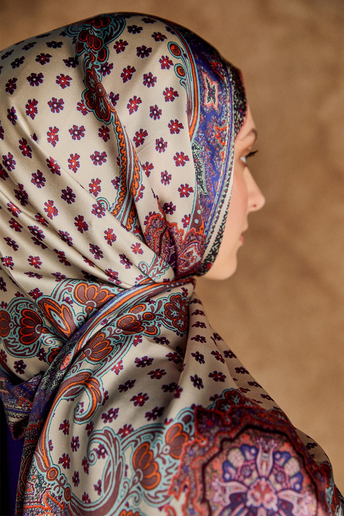 Etnik Desenli İpek Şal