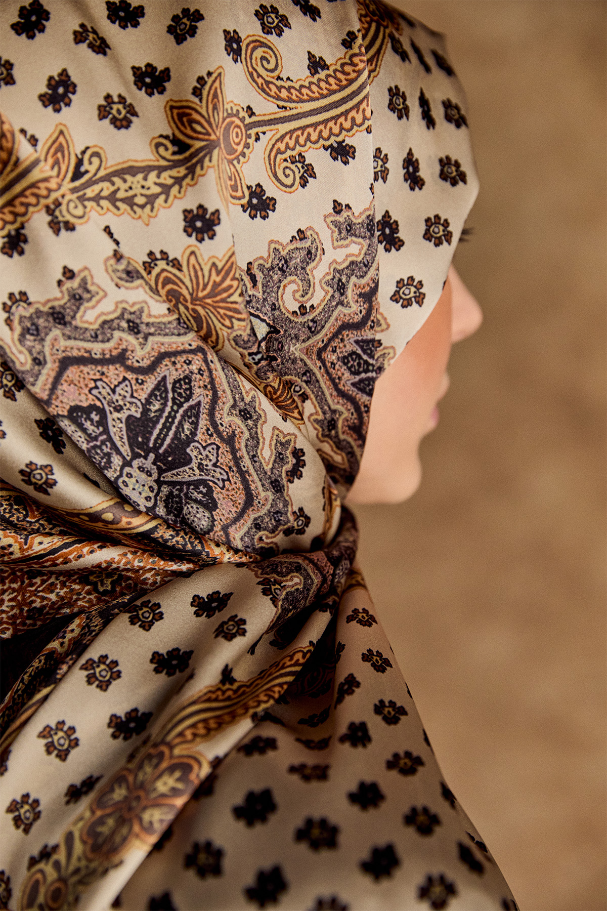 Etnik Desenli İpek Şal