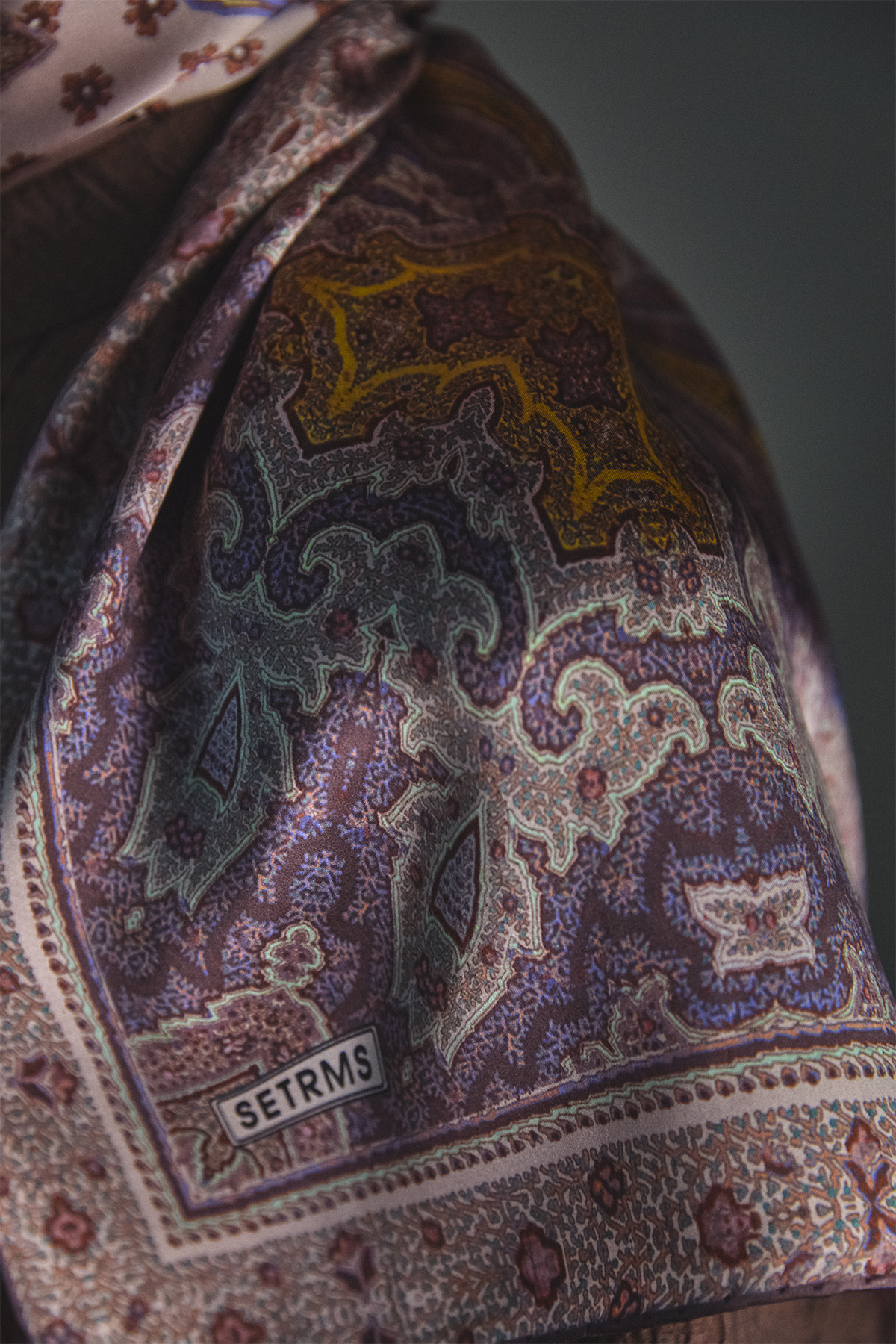 Etnik Desenli İpek Şal