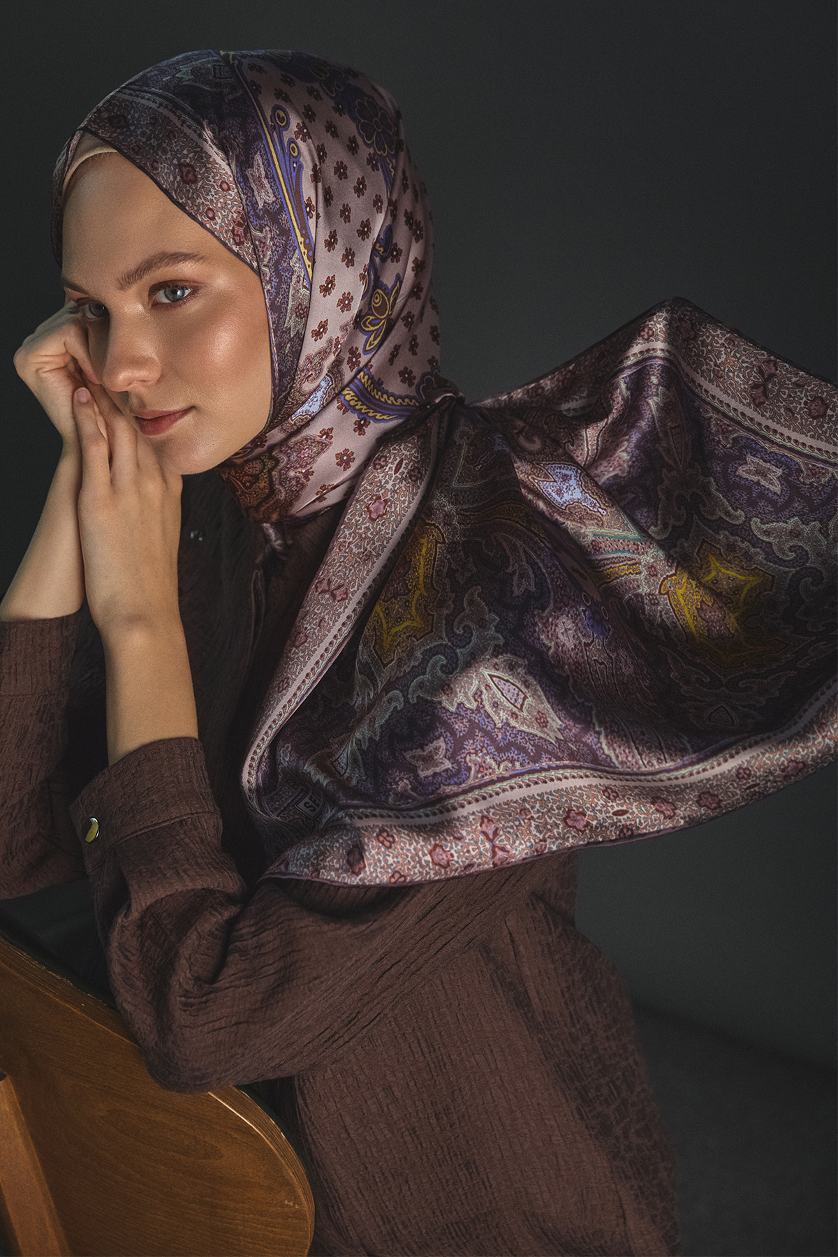 Etnik Desenli İpek Şal