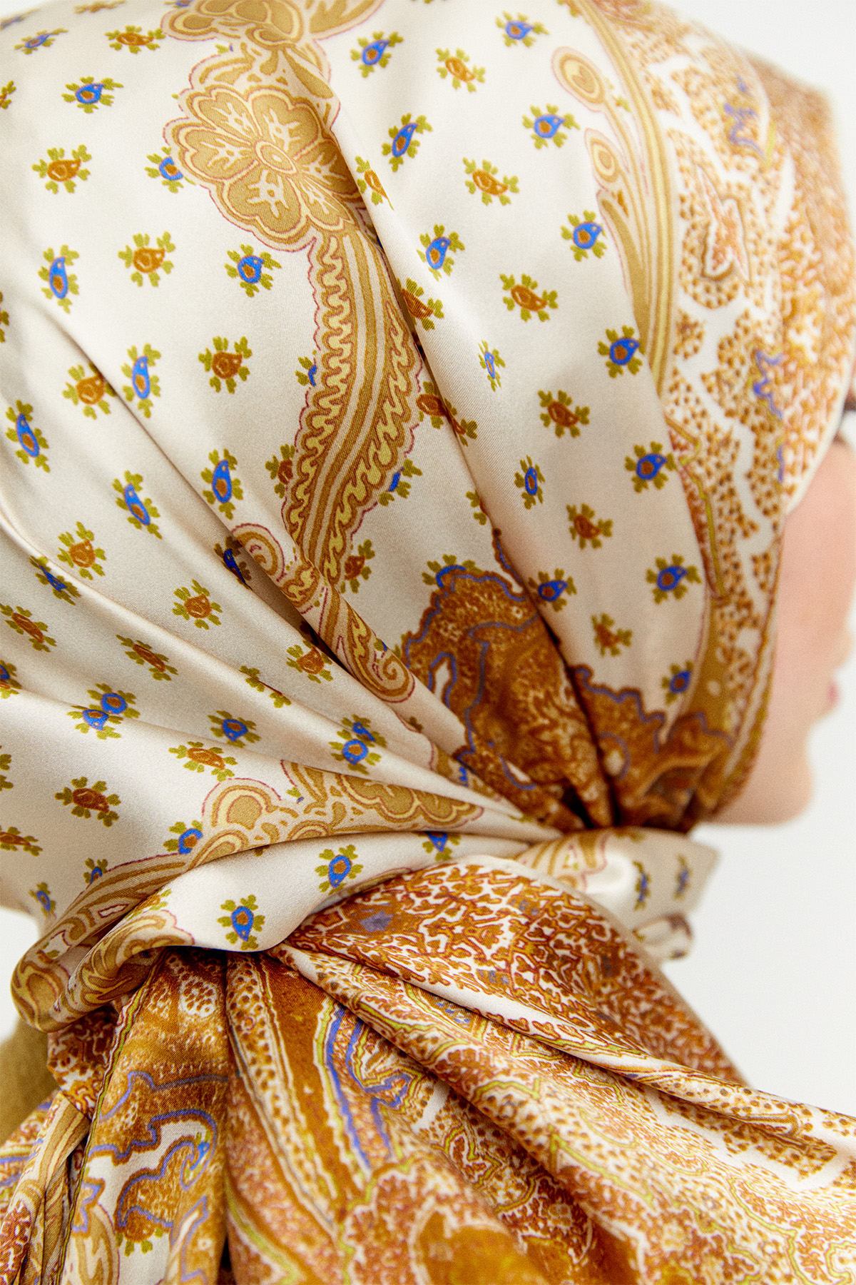 Etnik Desenli İpek Şal