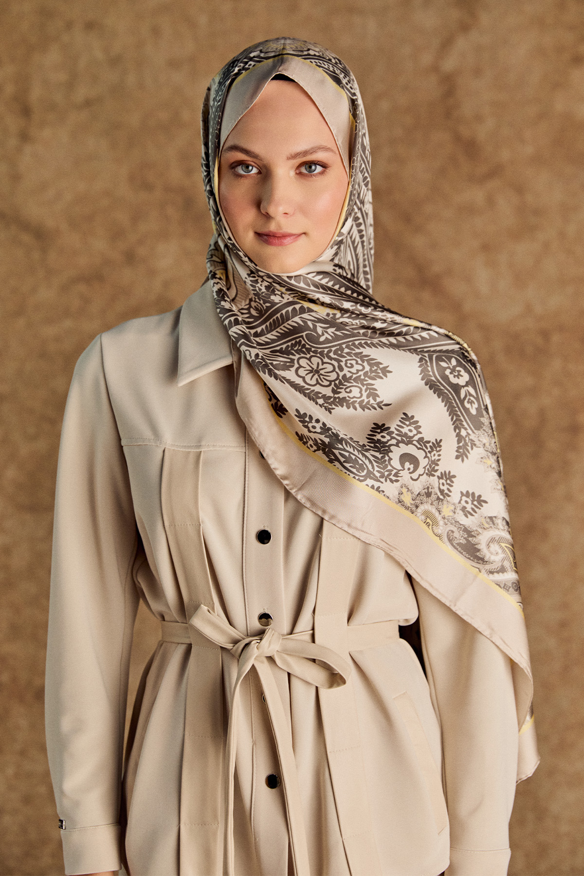 Motif Desenli İpek Şal