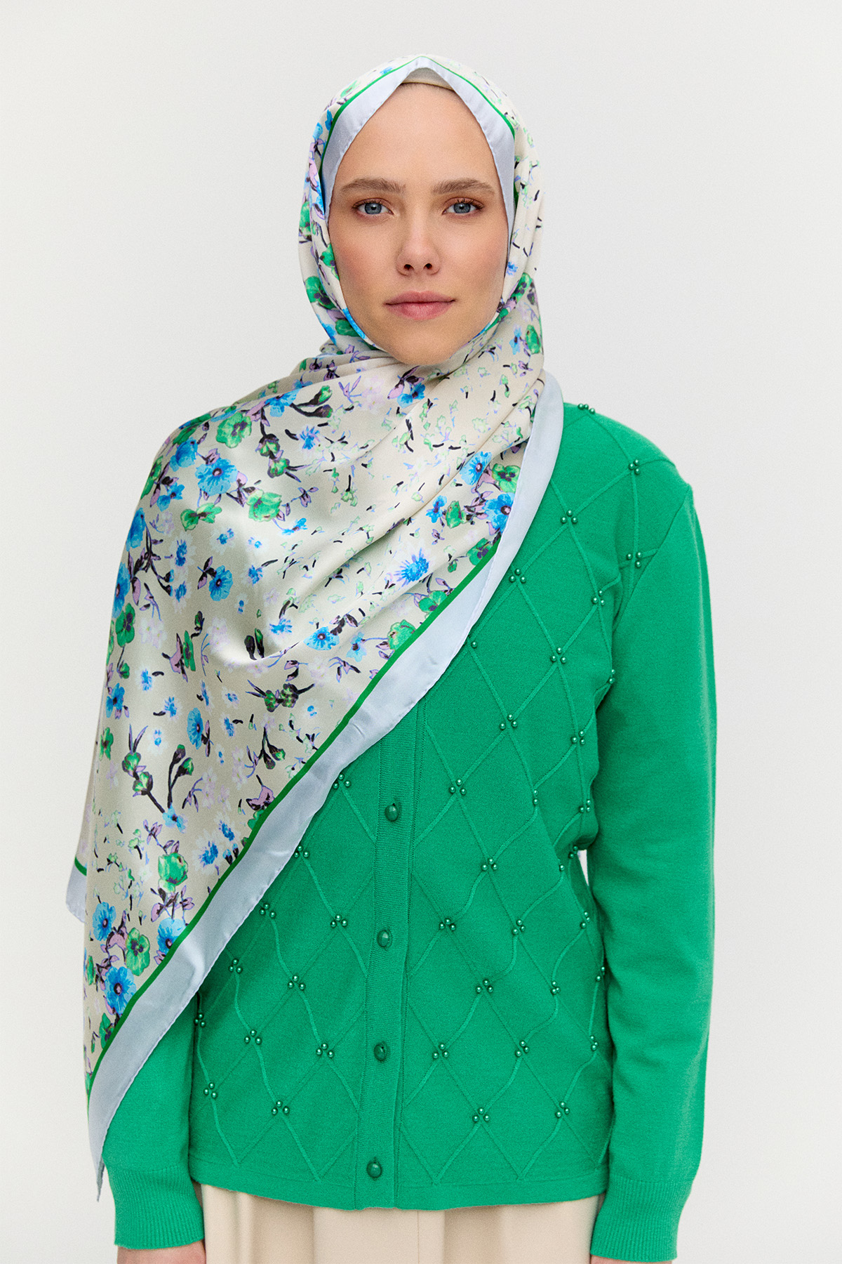 Çiçek Desenli İpek Şal, Tesettür Giyim