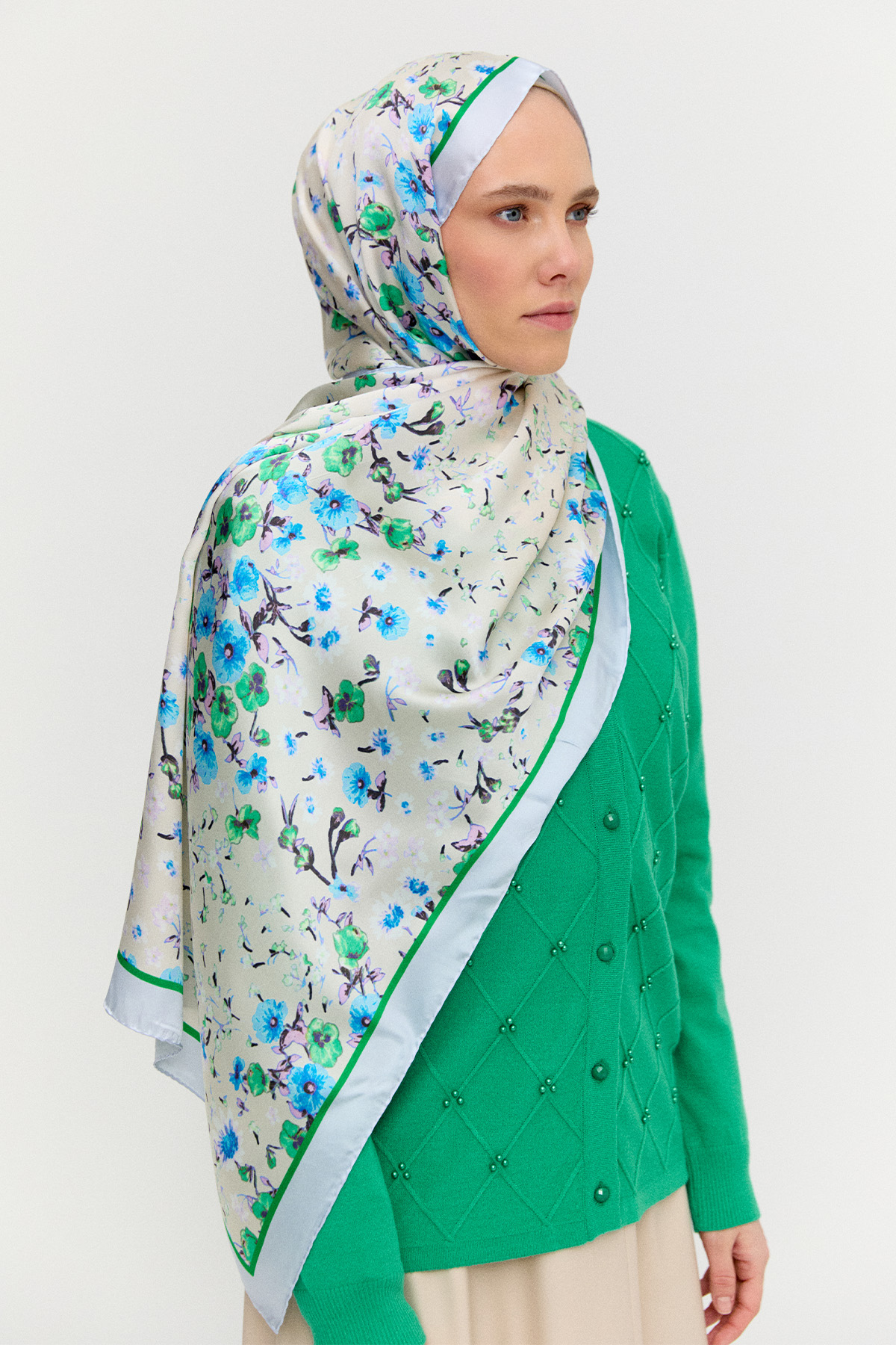 Çiçek Desenli İpek Şal, Tesettür Giyim