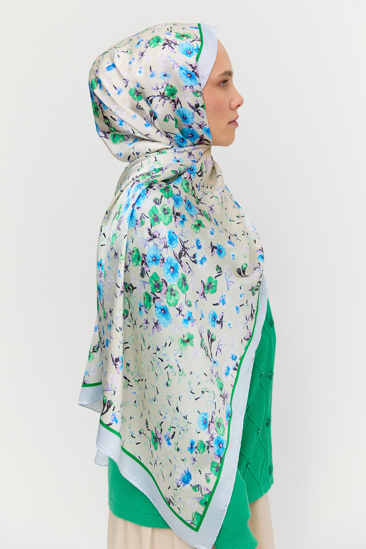 Çiçek Desenli İpek Şal, Tesettür Giyim