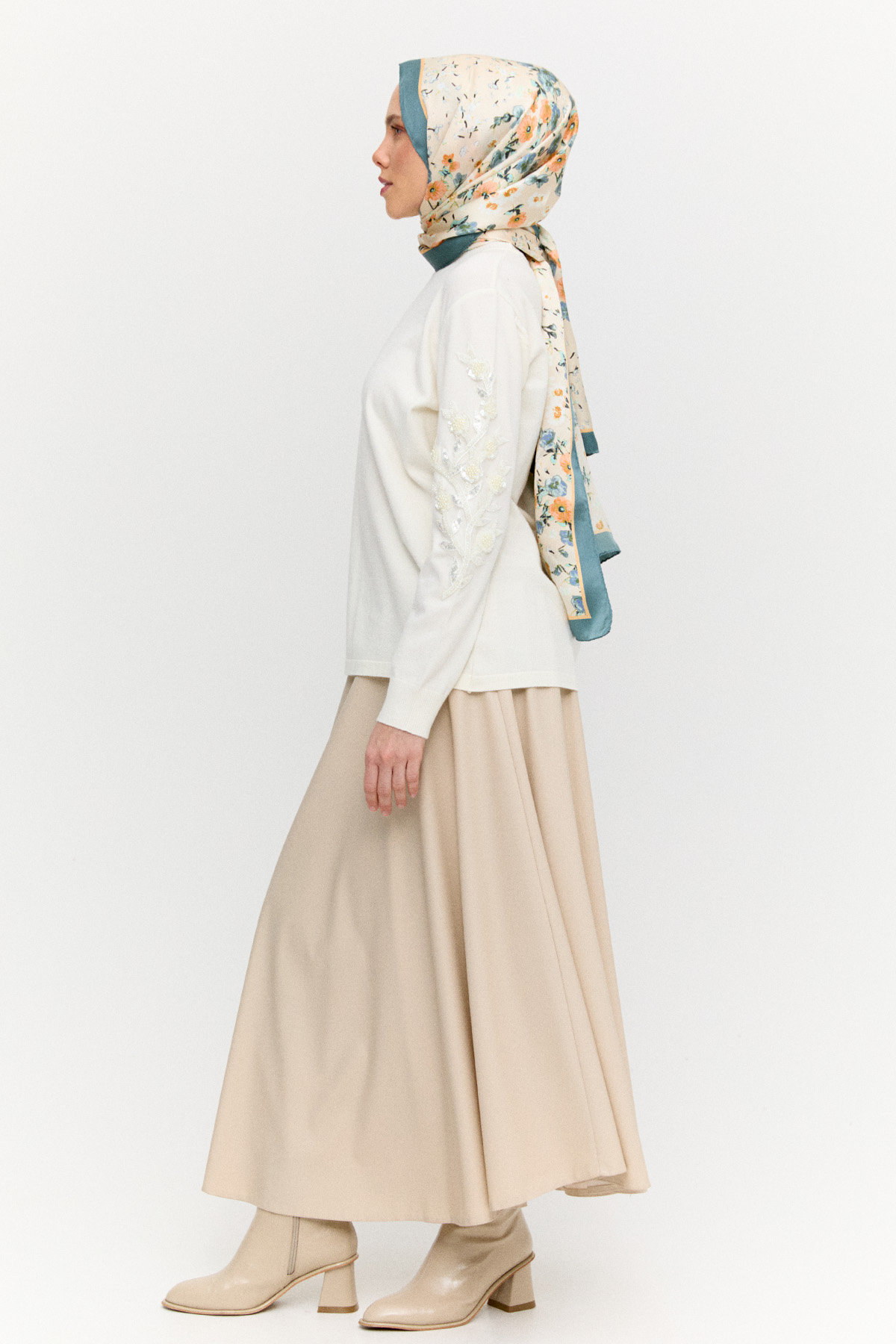 Çiçek Desenli İpek Şal, Tesettür Giyim