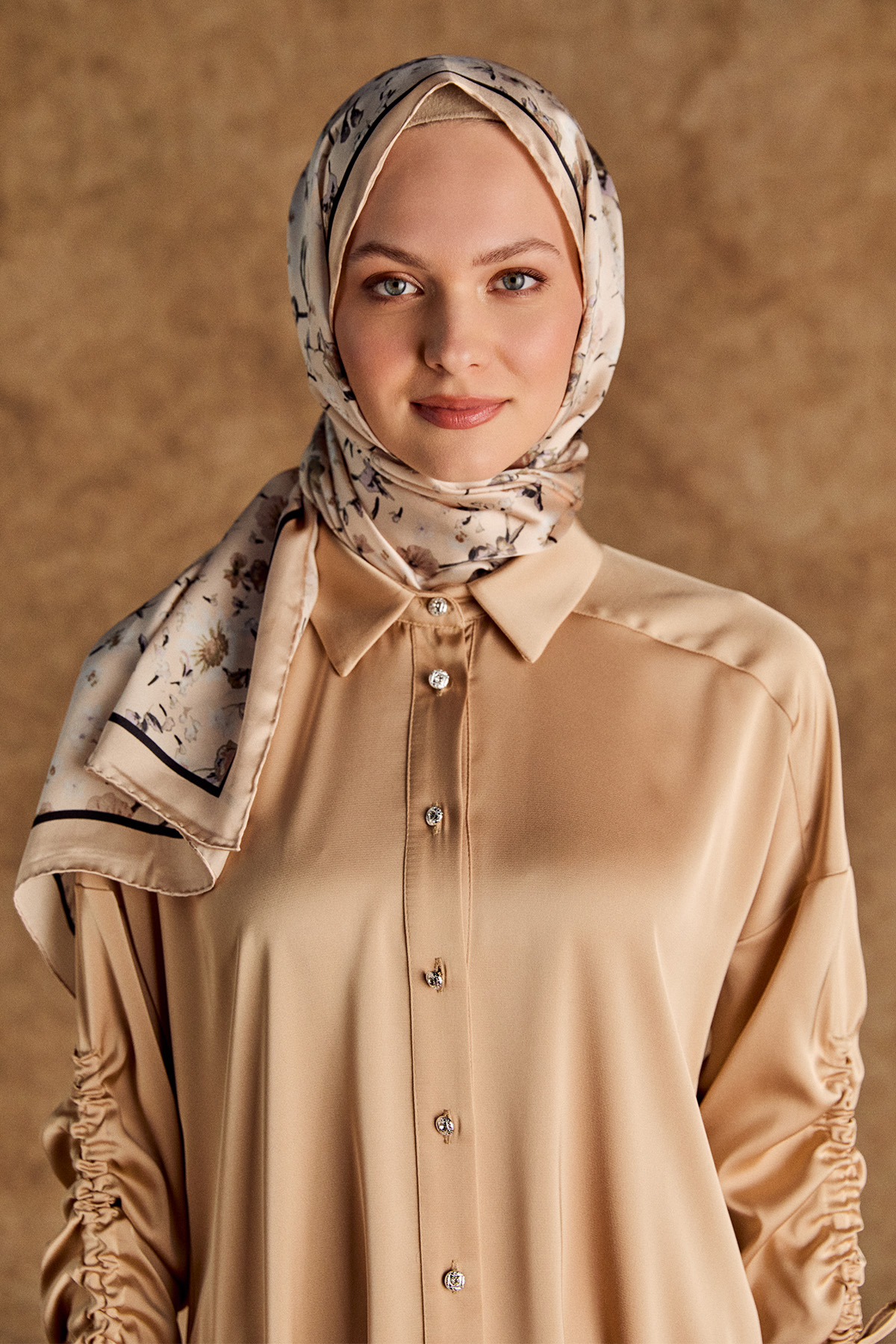 Çiçek Desenli İpek Şal