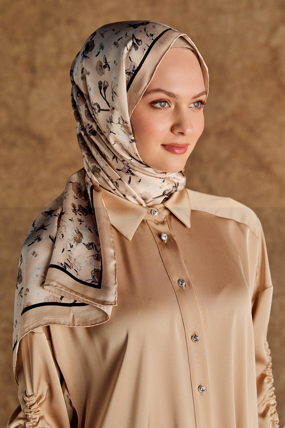 Çiçek Desenli İpek Şal