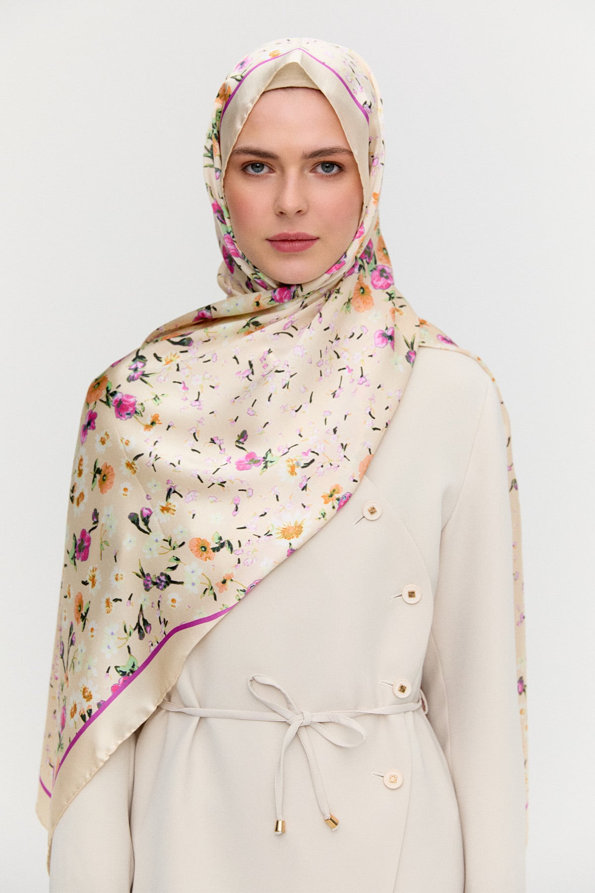 Çiçek Desenli İpek Şal, Tesettür Giyim